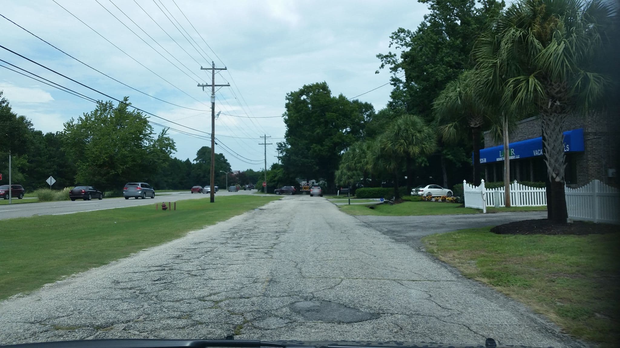Street view near LCR Resort Management, Surfside Beach — © dgearhart (CC BY-SA · Mapillary)