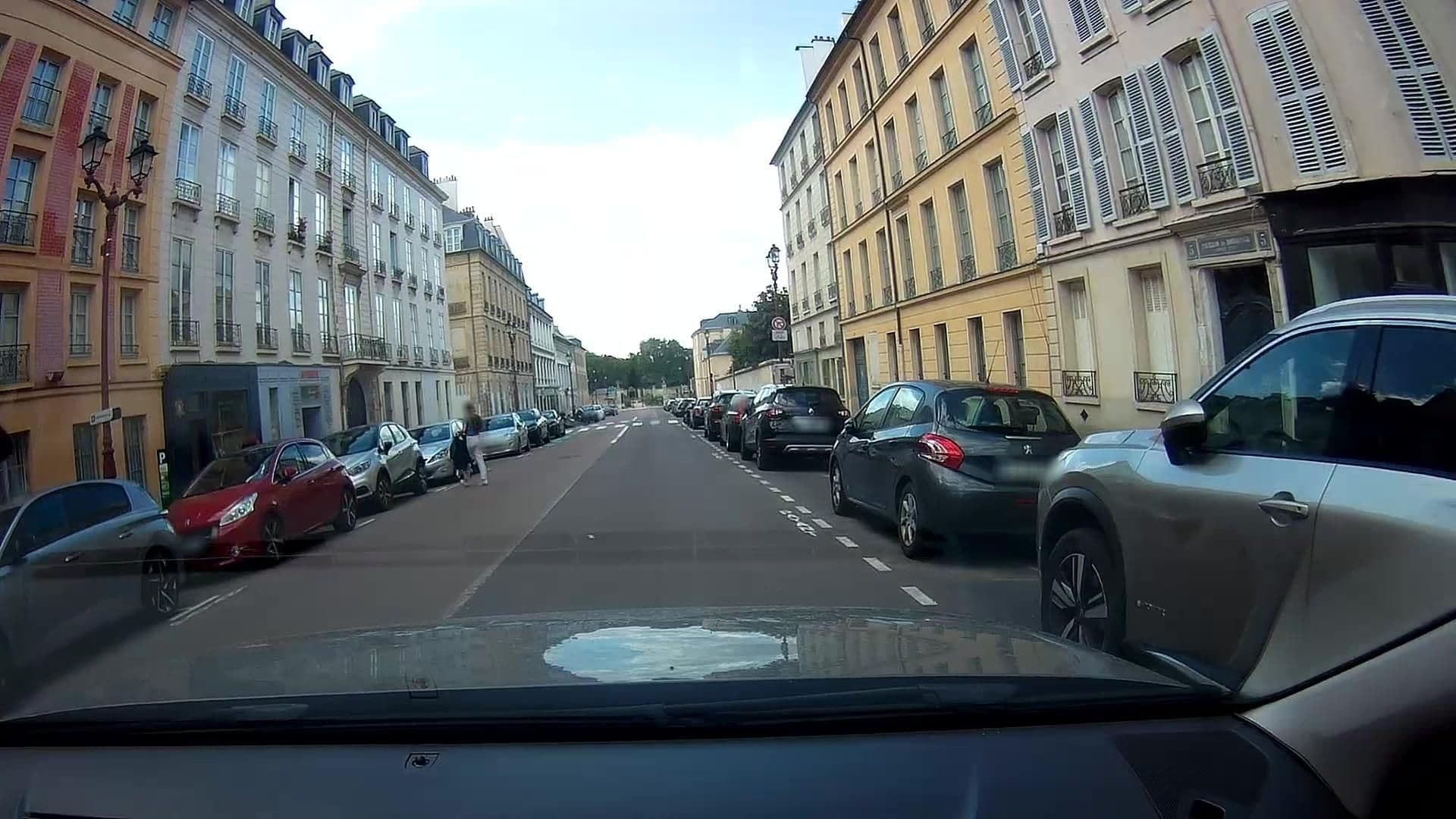 Street view near La Résidence du Berry, Versailles — © micmin1972 (CC BY-SA · Mapillary)