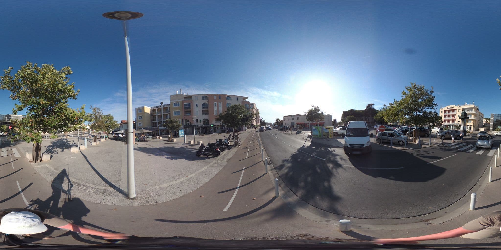 Street view near Les Sables d'Or, Sète — © geovelo (CC BY-SA · Mapillary)