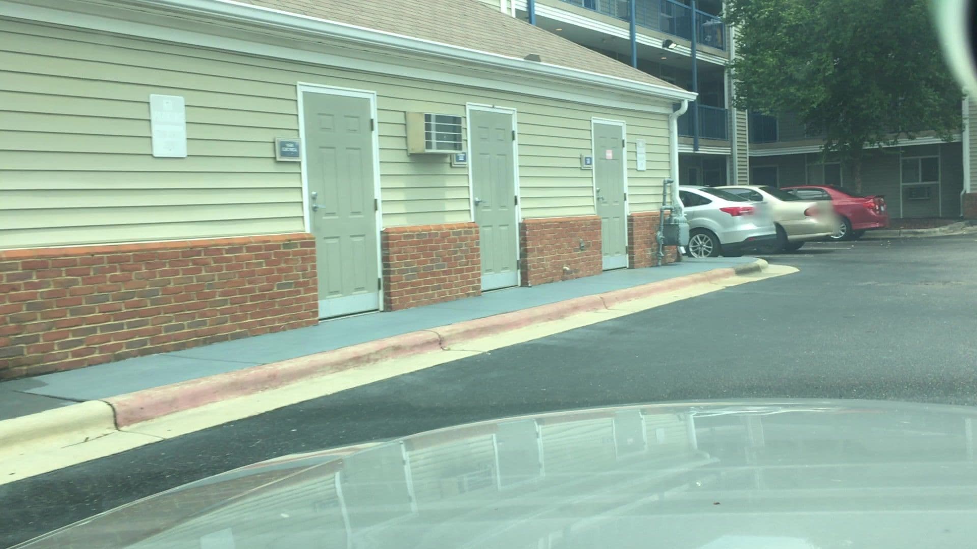 Street view near Suburban Extended Stay Hotel, Fayetteville — © lvl5 (CC BY-SA · Mapillary)
