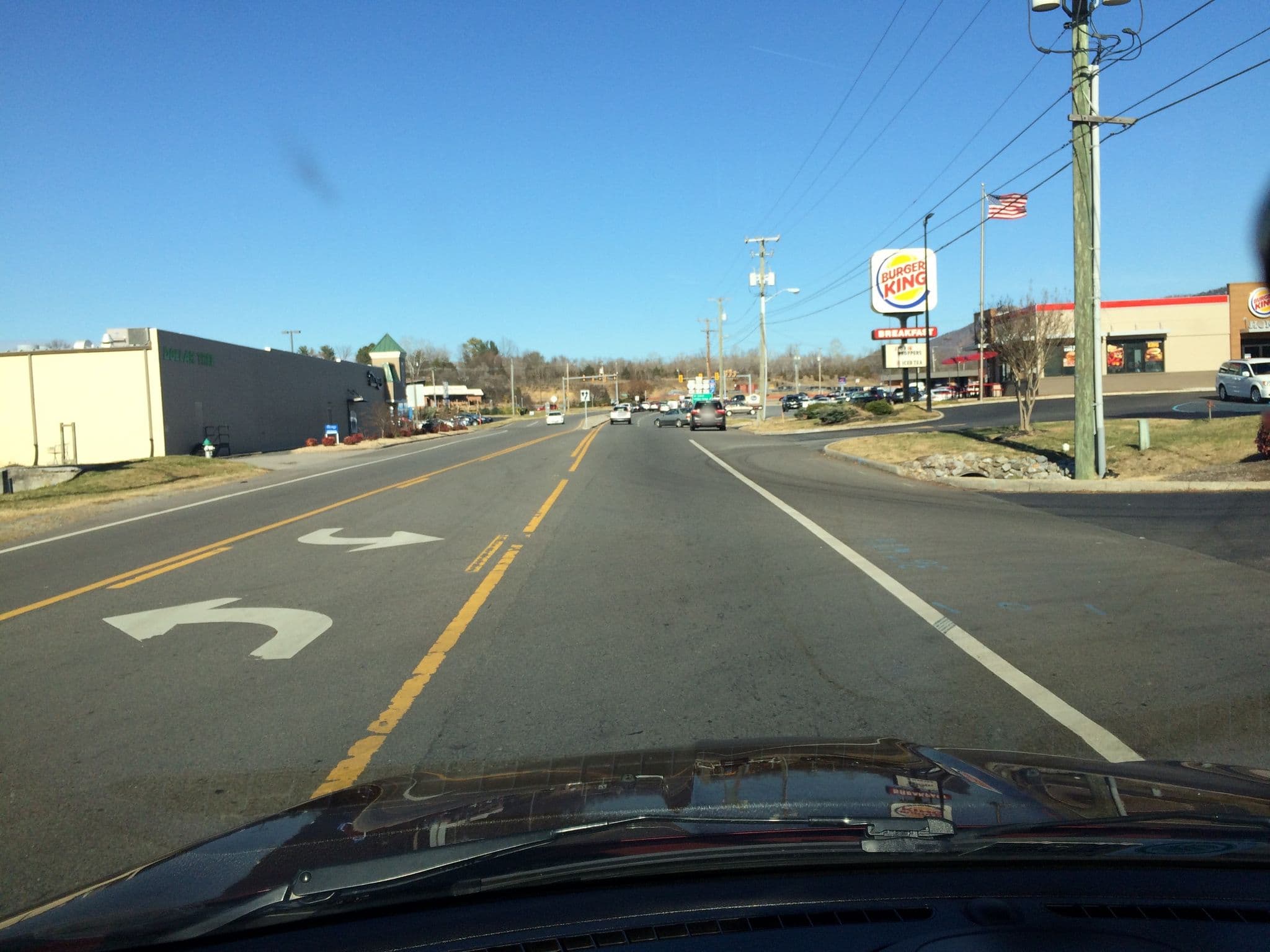 Street view near Knights Inn Roanoke, Hollins — © kwrigh01 (CC BY-SA · Mapillary)
