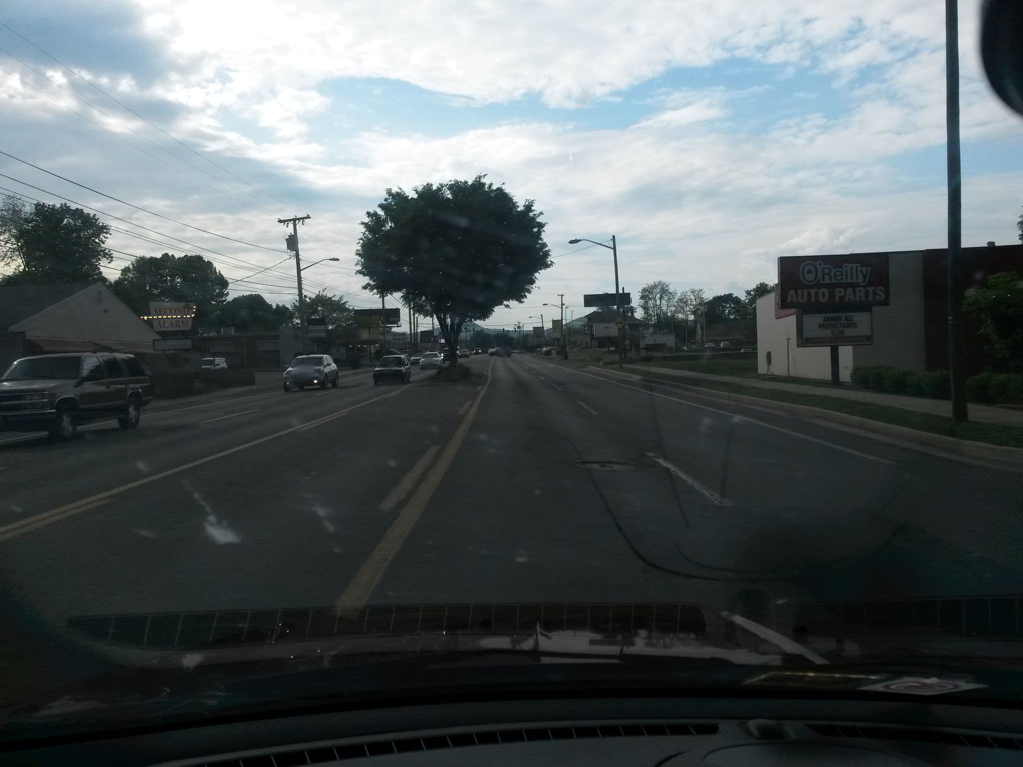 Street view near American Motel, Hollins — © kwrigh01 (CC BY-SA · Mapillary)