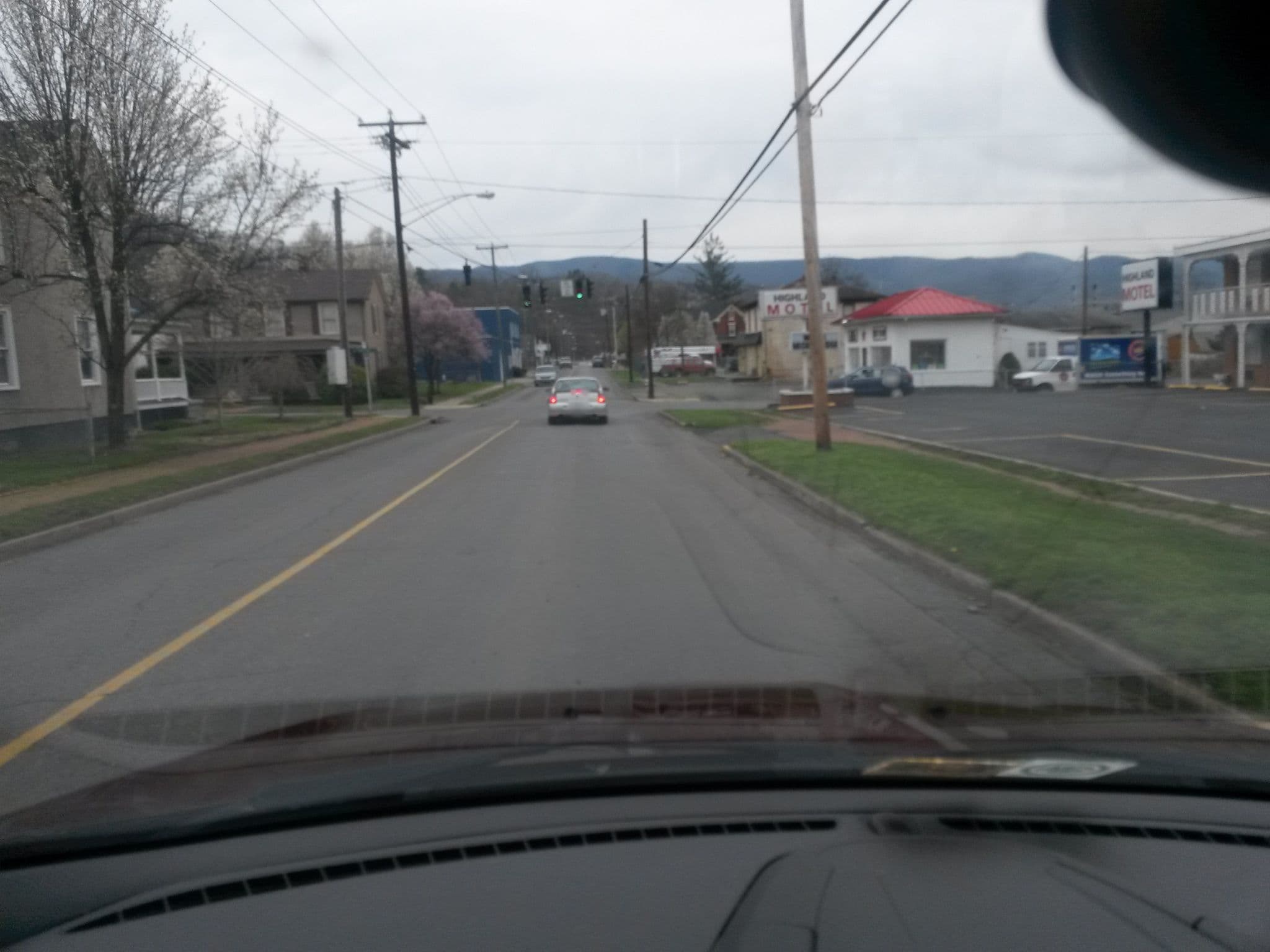 Street view near Highland Motel, Clifton Forge — © kwrigh01 (CC BY-SA · Mapillary)