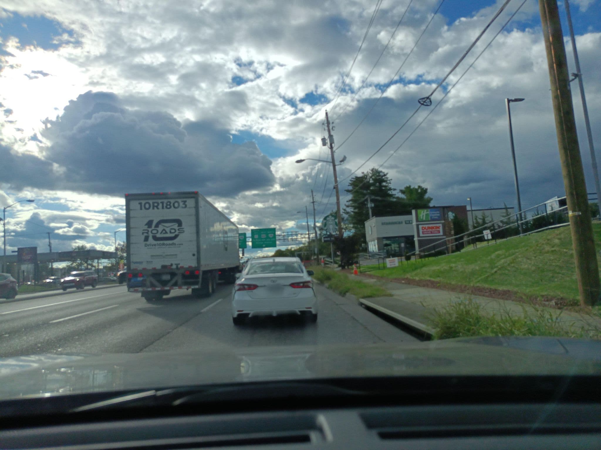 Street view near Rodeway Inn, Roanoke — © apmwa (CC BY-SA · Mapillary)