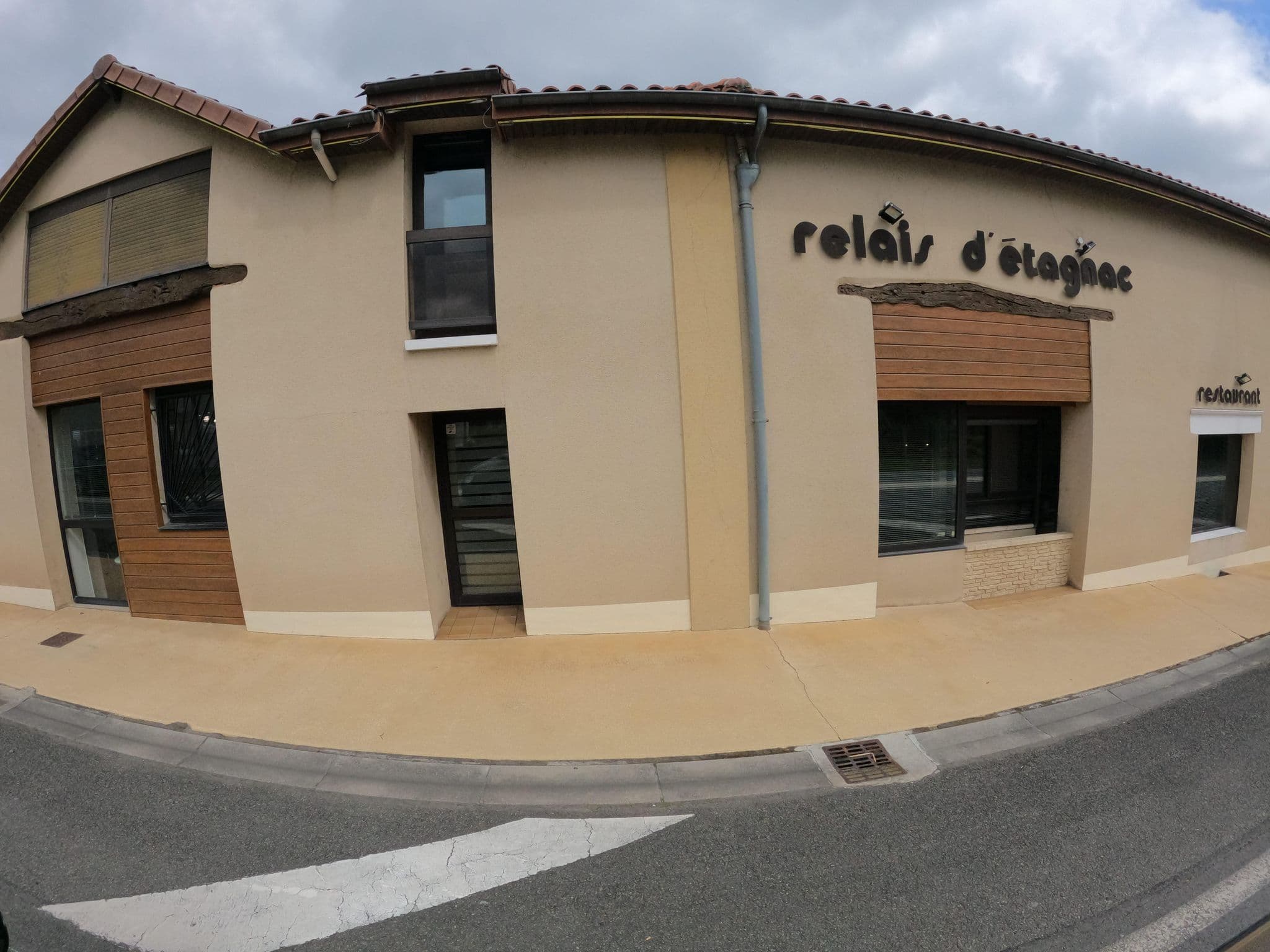 Street view near Le relais d'Étagnac, Étagnac — © stephanep (CC BY-SA · Mapillary)