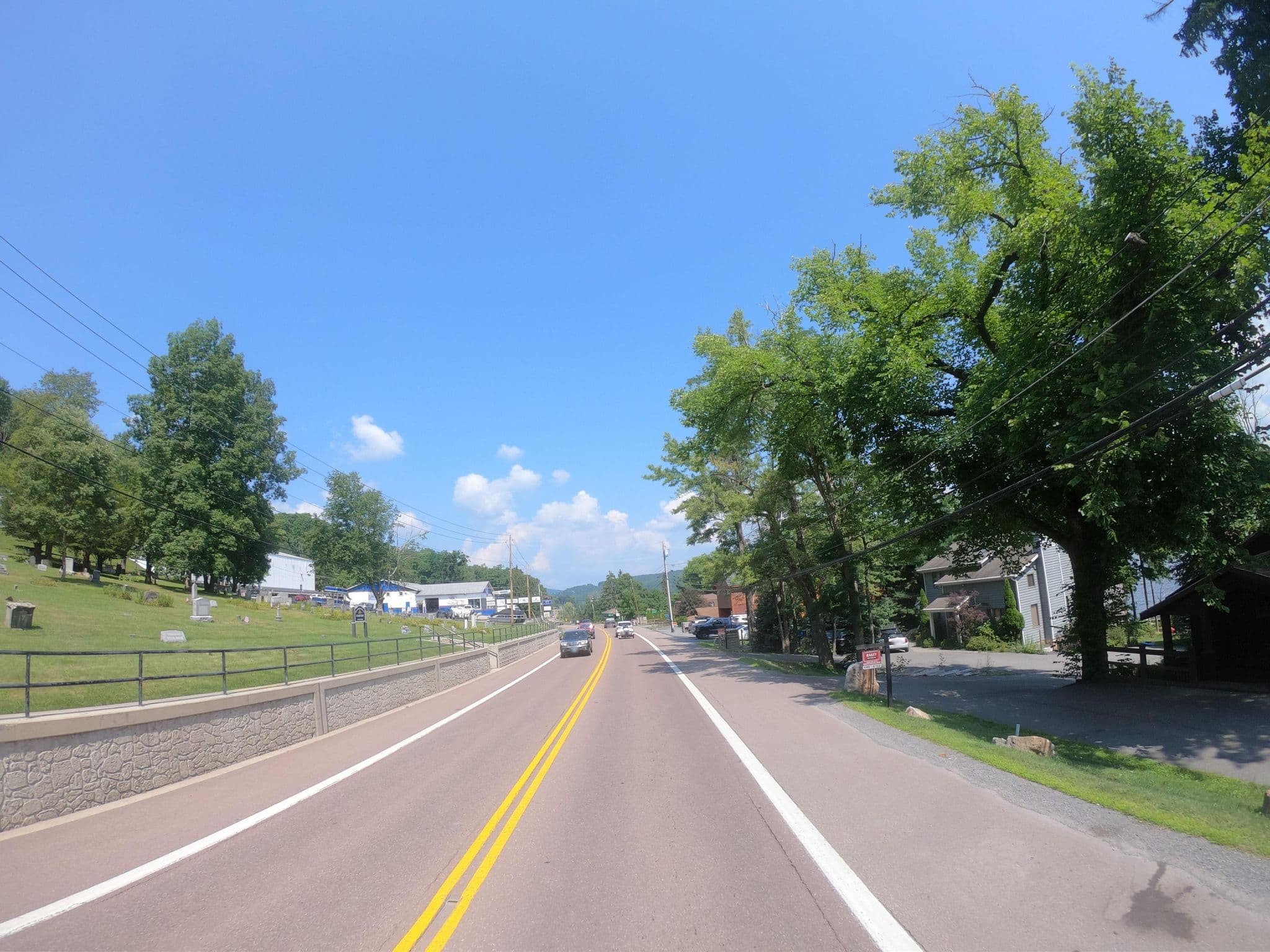 Street view near Ronnie’s Retreat, Mountain Lake Park — © roadgeek_md99 (CC BY-SA · Mapillary)