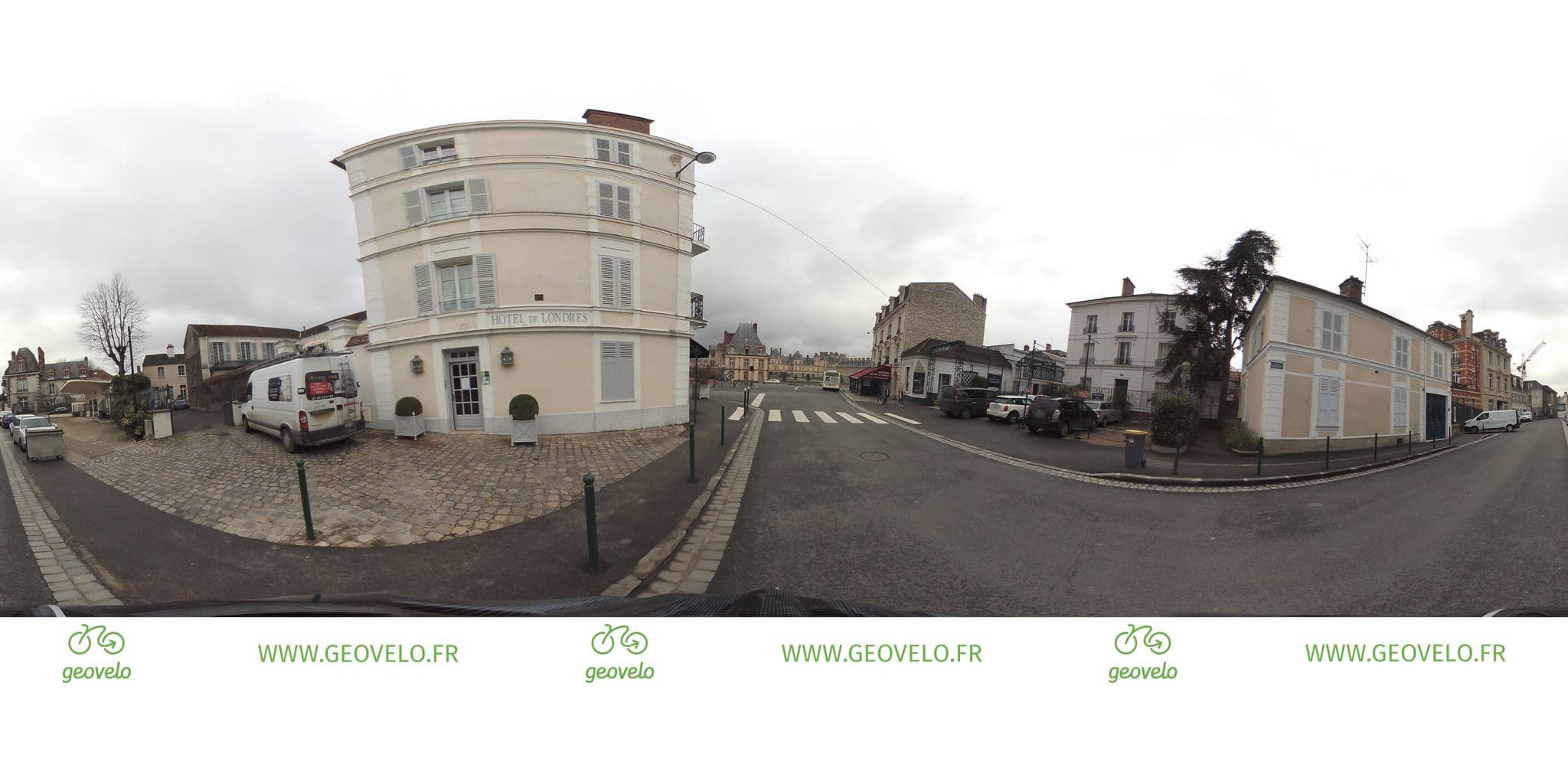 Street view near Hôtel de Londres, Fontainebleau — © simon_geovelo (CC BY-SA · Mapillary)