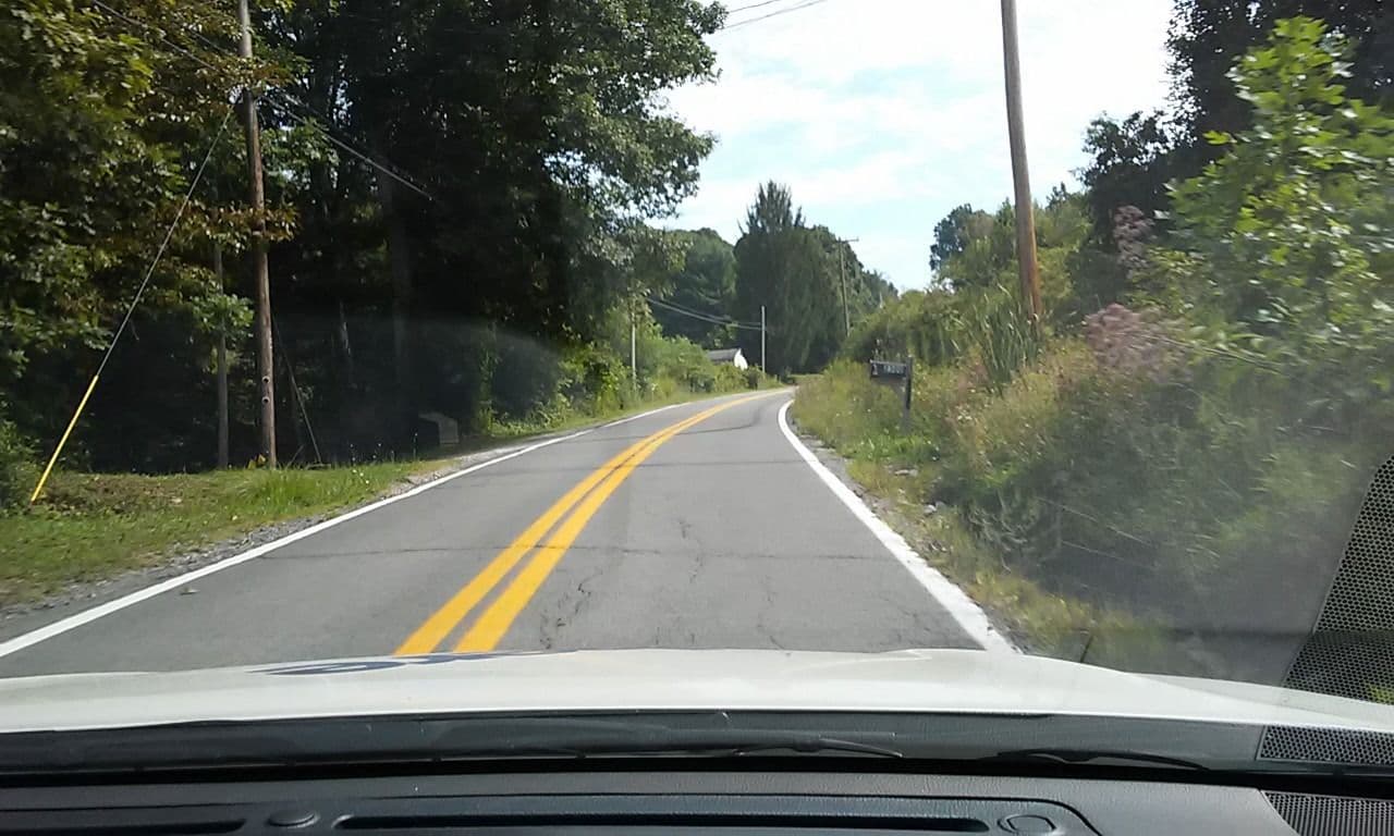 Street view near Joe's National Inn, Westover — © aqua02 (CC BY-SA · Mapillary)