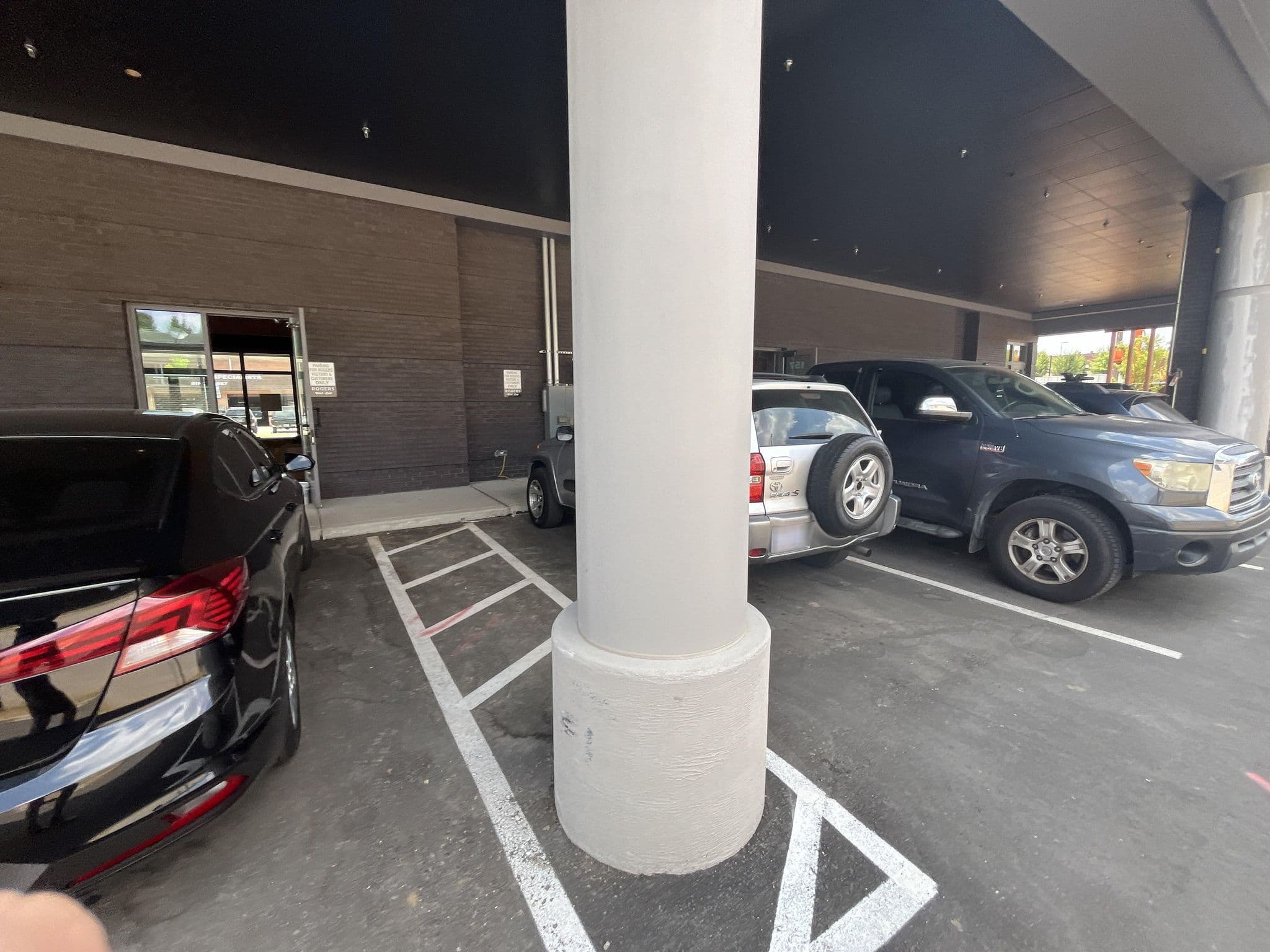 Street view near Rogers Apartments, Cary — © gregorywpower (CC BY-SA · Mapillary)