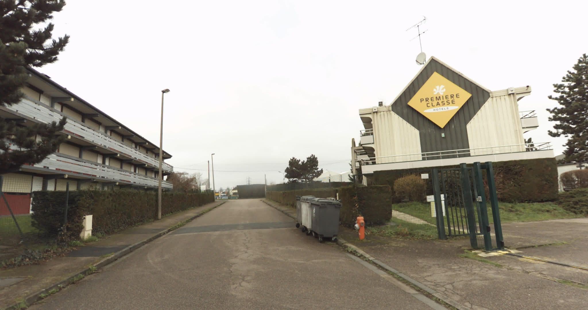 Street view near Premiere Classe, Saint-Étienne-du-Rouvray — © sogefi (CC BY-SA · Mapillary)