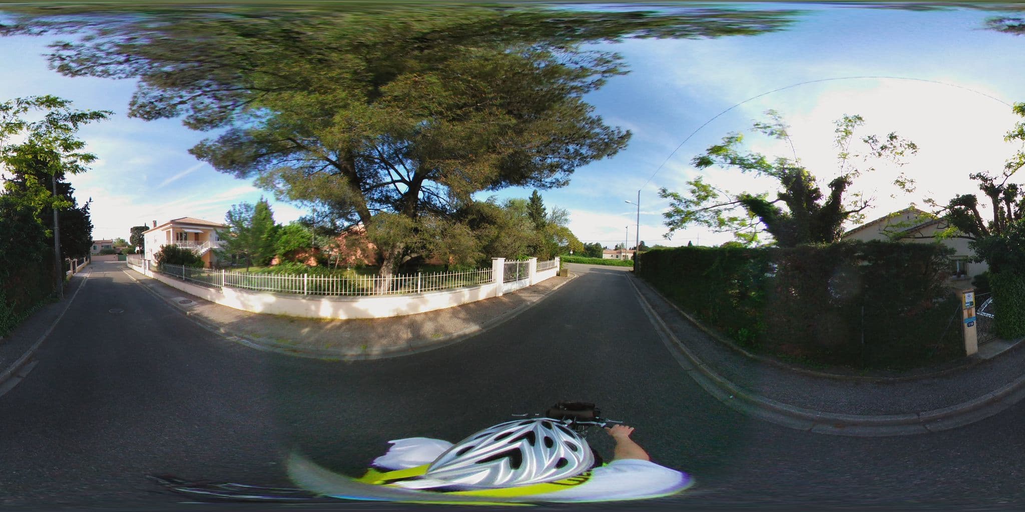 Street view near Les Tilleuls, Orange — © cabinetcourbi (CC BY-SA · Mapillary)