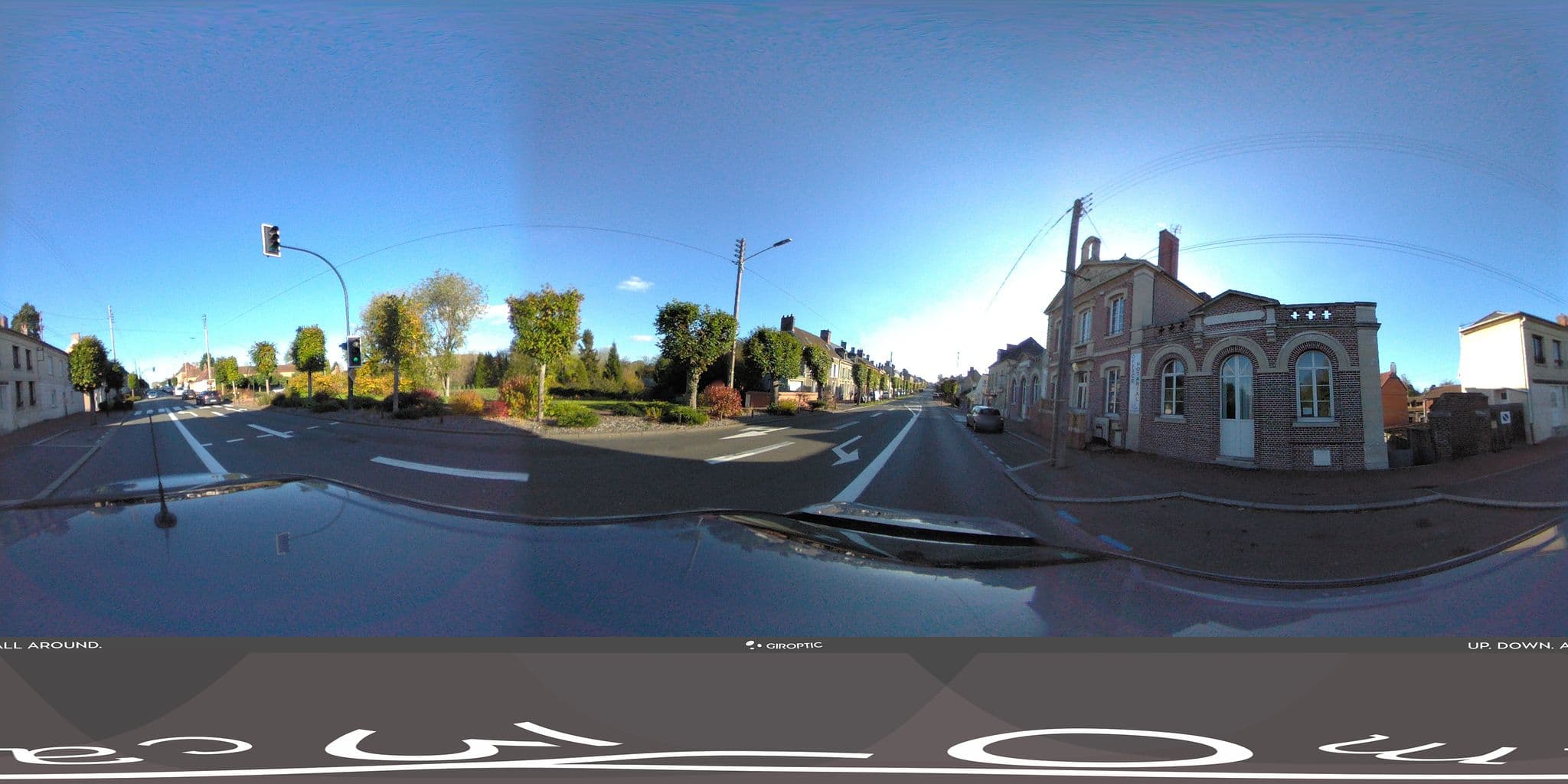 Street view near Le Renaissance, Ponchon — © kobold (CC BY-SA · Mapillary)