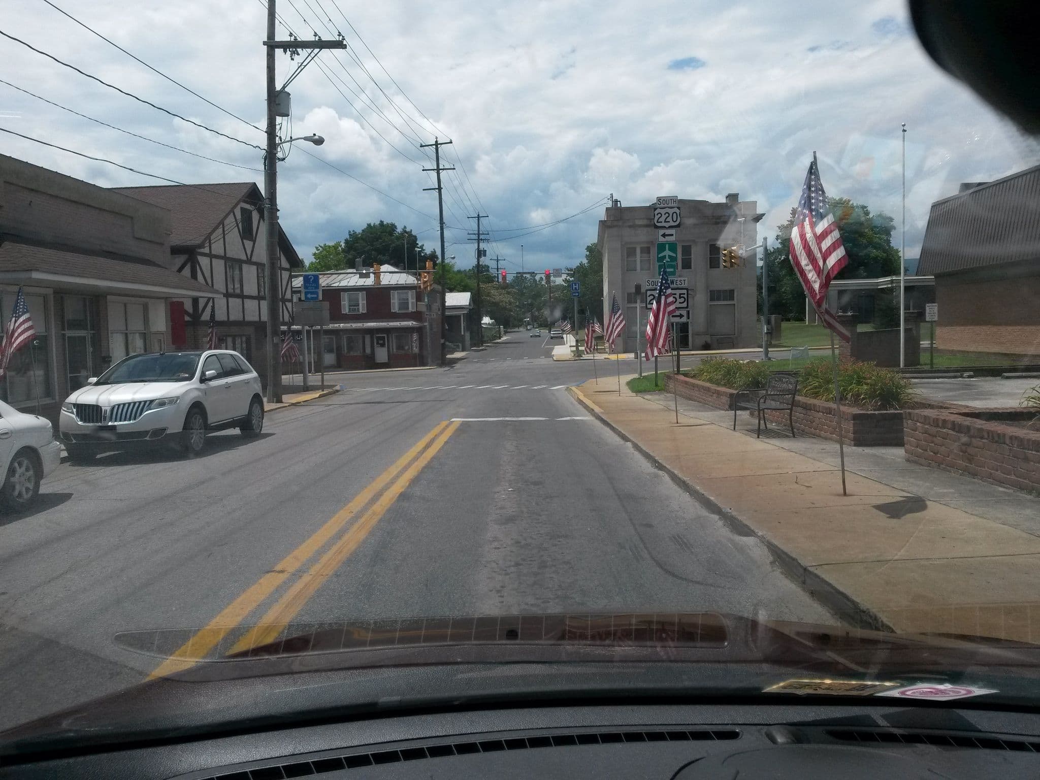 Street view near Wildernest Inn, Moorefield — © kwrigh01 (CC BY-SA · Mapillary)
