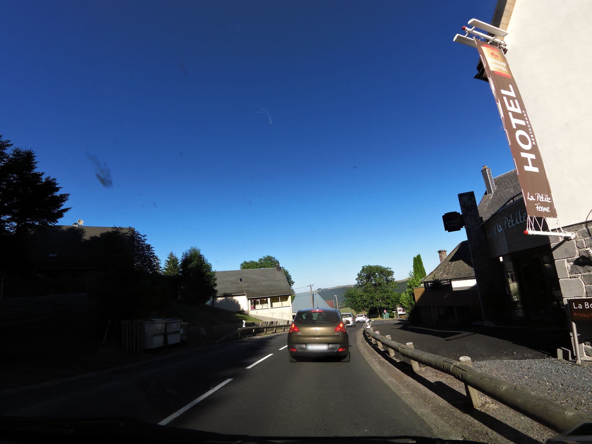 Street view near Auberge de la Petite Ferme, Besse-et-Saint-Anastaise — © balooval (CC BY-SA · Mapillary)