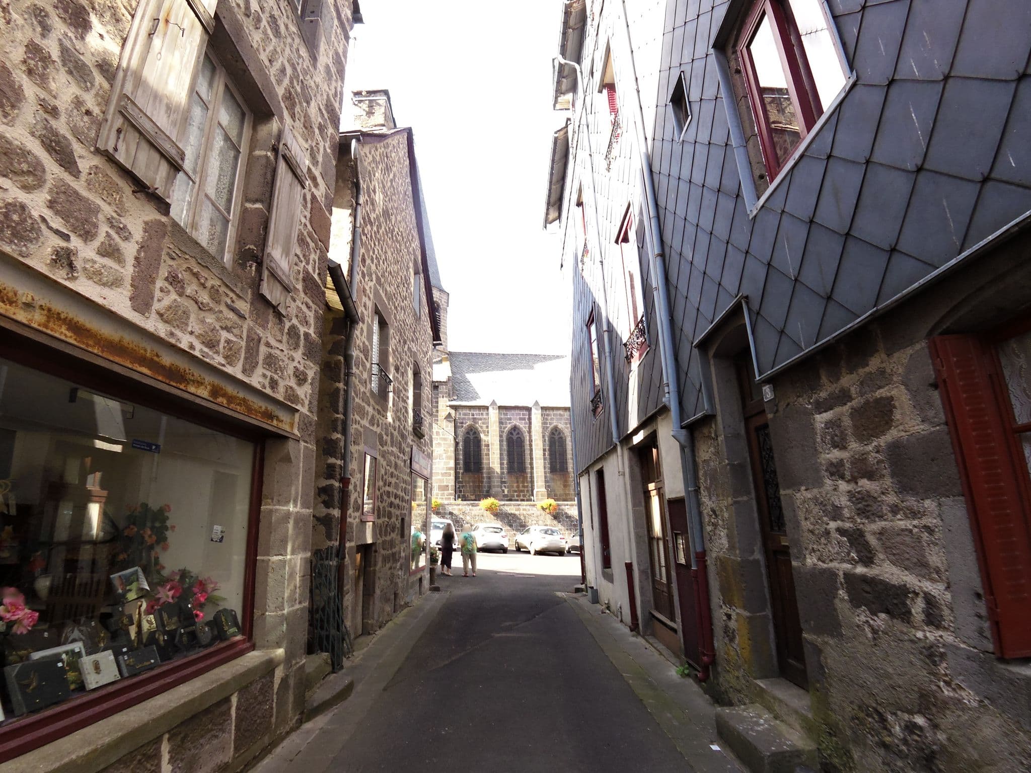 Street view near Hôtel de la Providence et de la Poste, Besse-et-Saint-Anastaise — © balooval (CC BY-SA · Mapillary)