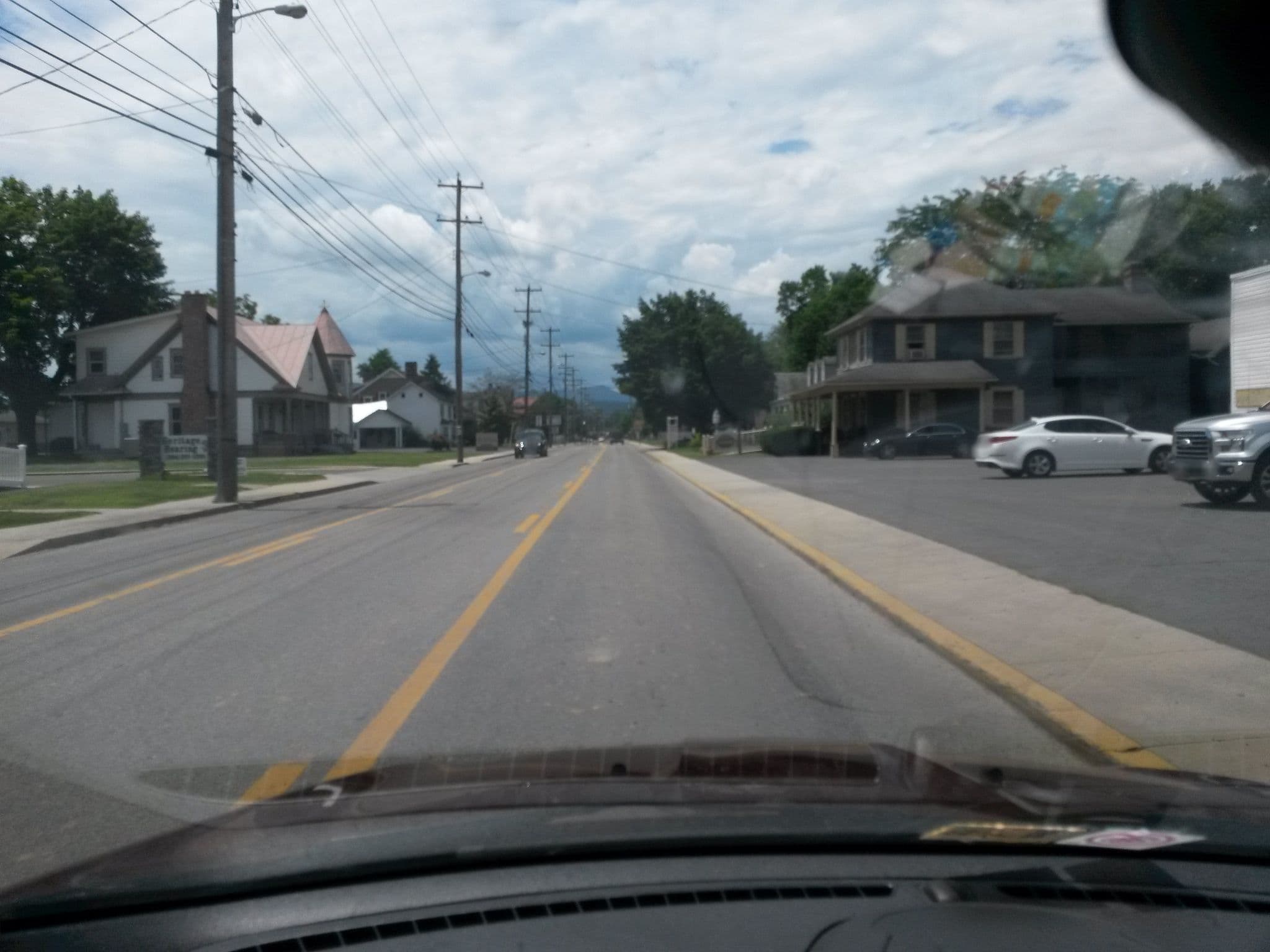 Street view near K & J Motel, Moorefield — © kwrigh01 (CC BY-SA · Mapillary)