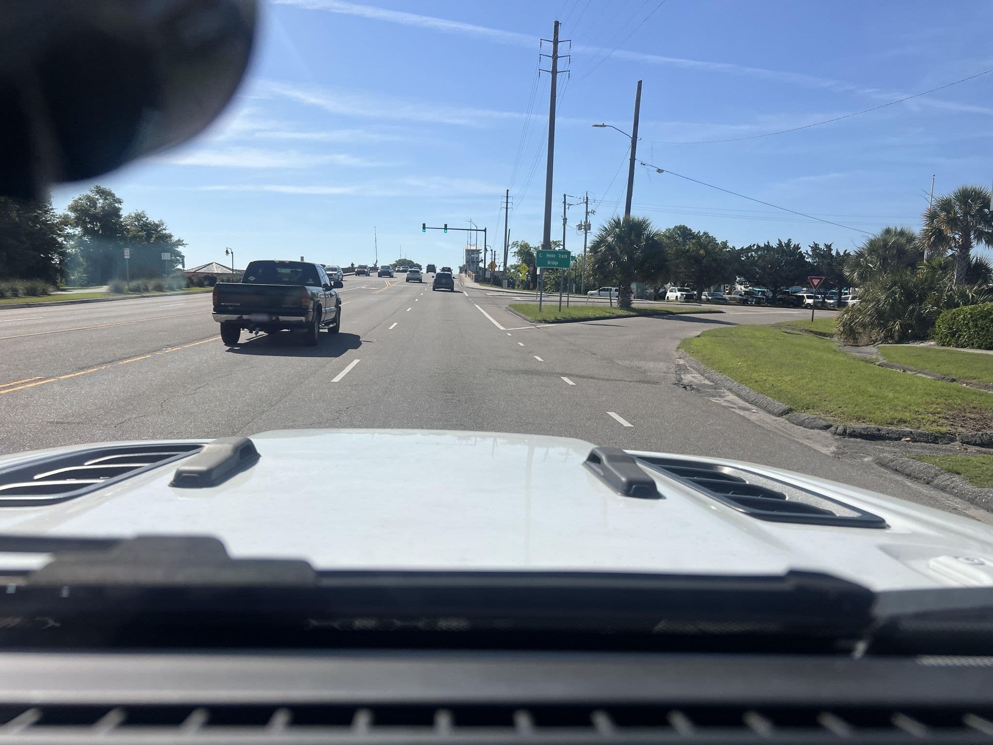 Street view near Waterway Lodge, Wrightsville Beach — © whitecotton (CC BY-SA · Mapillary)