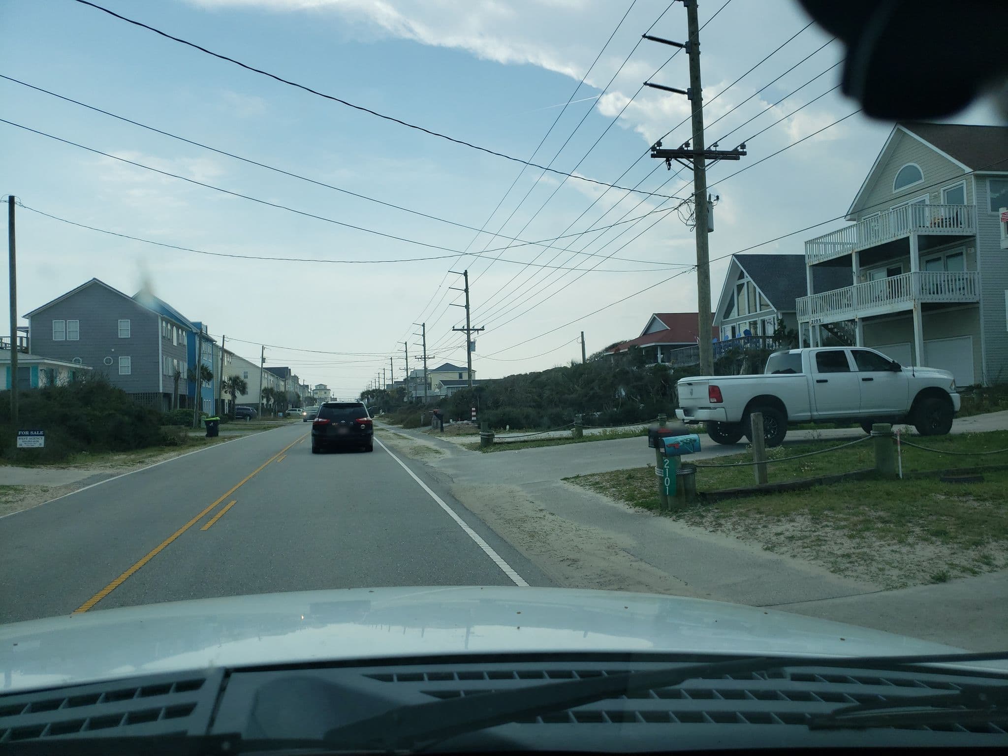 Street view near The Shark's Den, Surf City — © guyutetube (CC BY-SA · Mapillary)
