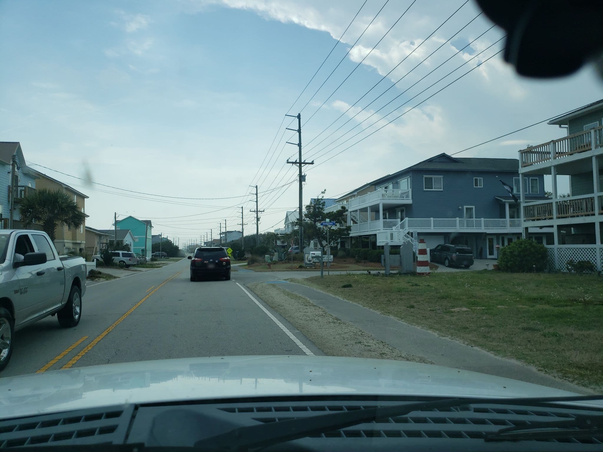 Street view near Sea Foam At Top Sail Island, Surf City — © guyutetube (CC BY-SA · Mapillary)