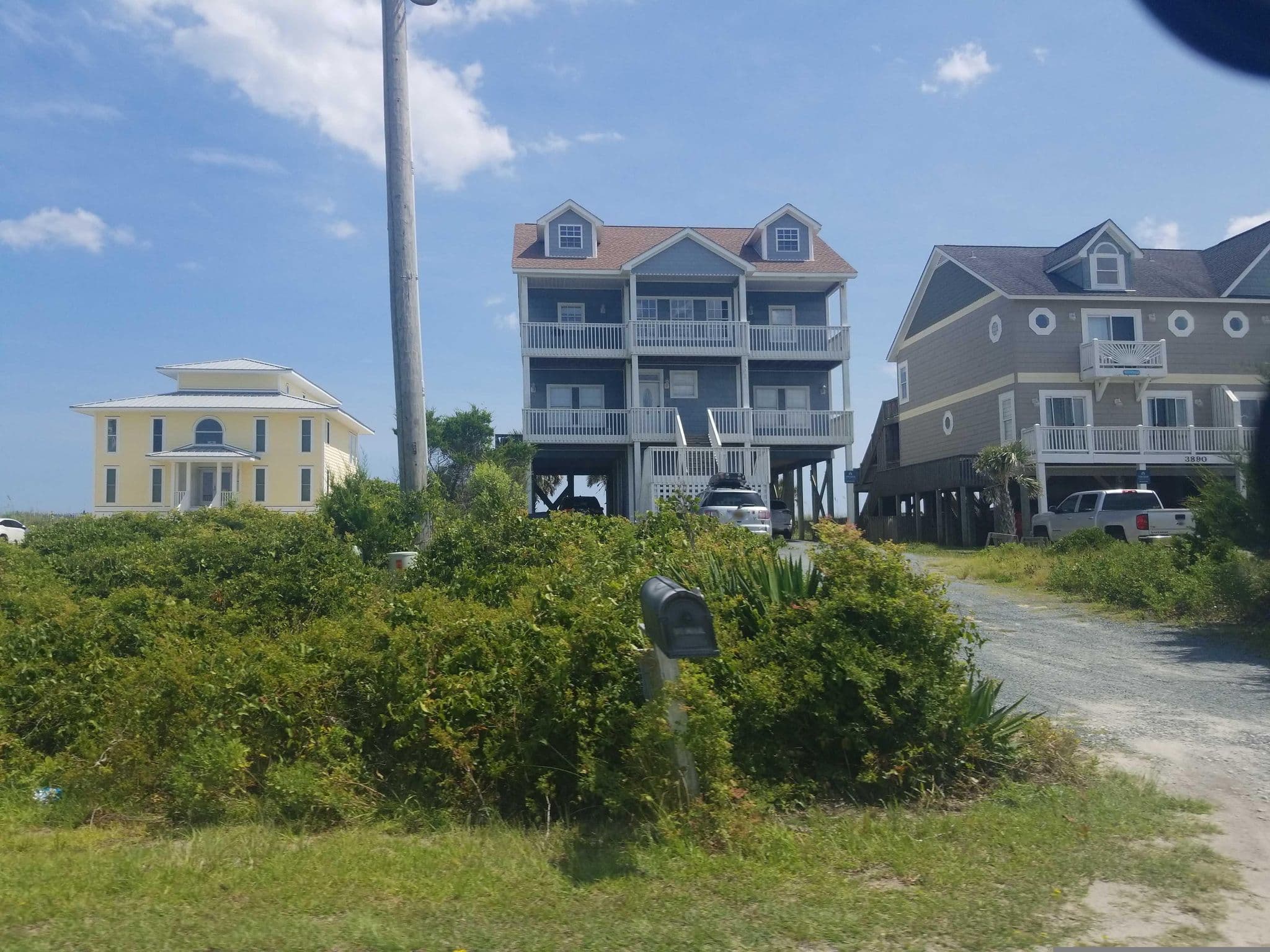 Street view near Beachouse On North Topsail, Holly Ridge — © DrivingRoundTown (CC BY-SA · Mapillary)