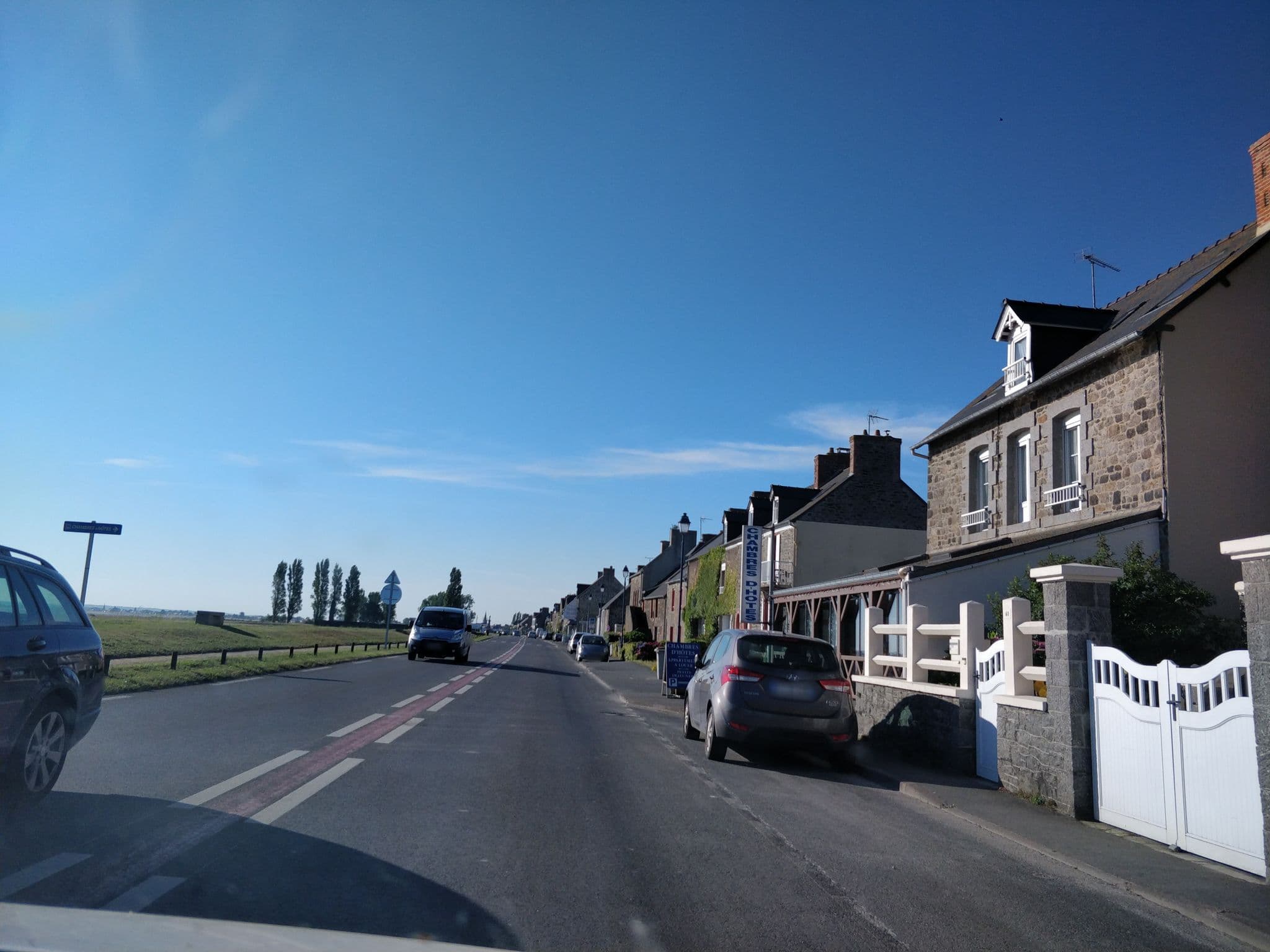Street view near Chambres d'Hôtes, La Fresnais — © mgageo (CC BY-SA · Mapillary)