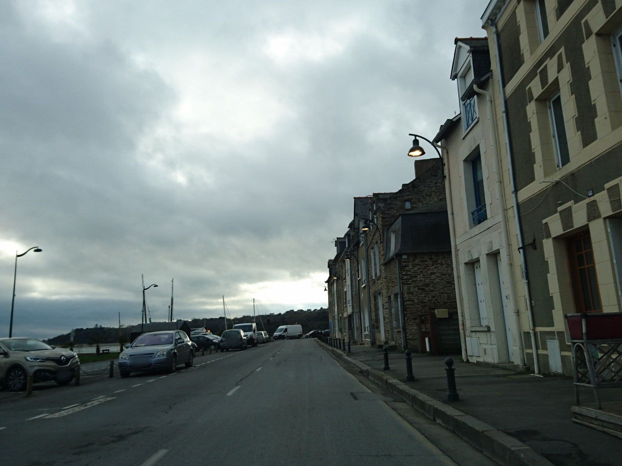 Street view near Duguay - Trouin, Cancale — © gotpo (CC BY-SA · Mapillary)