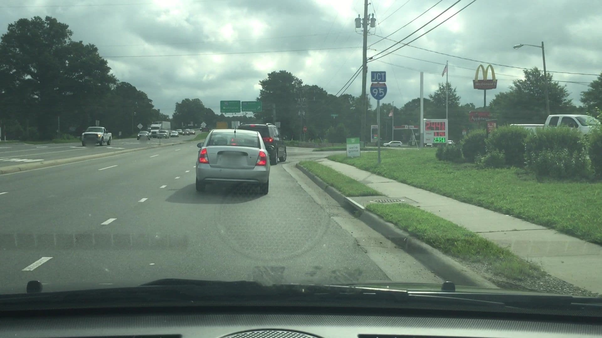 Street view near Center of the Universe, Glen Allen — © lvl5 (CC BY-SA · Mapillary)