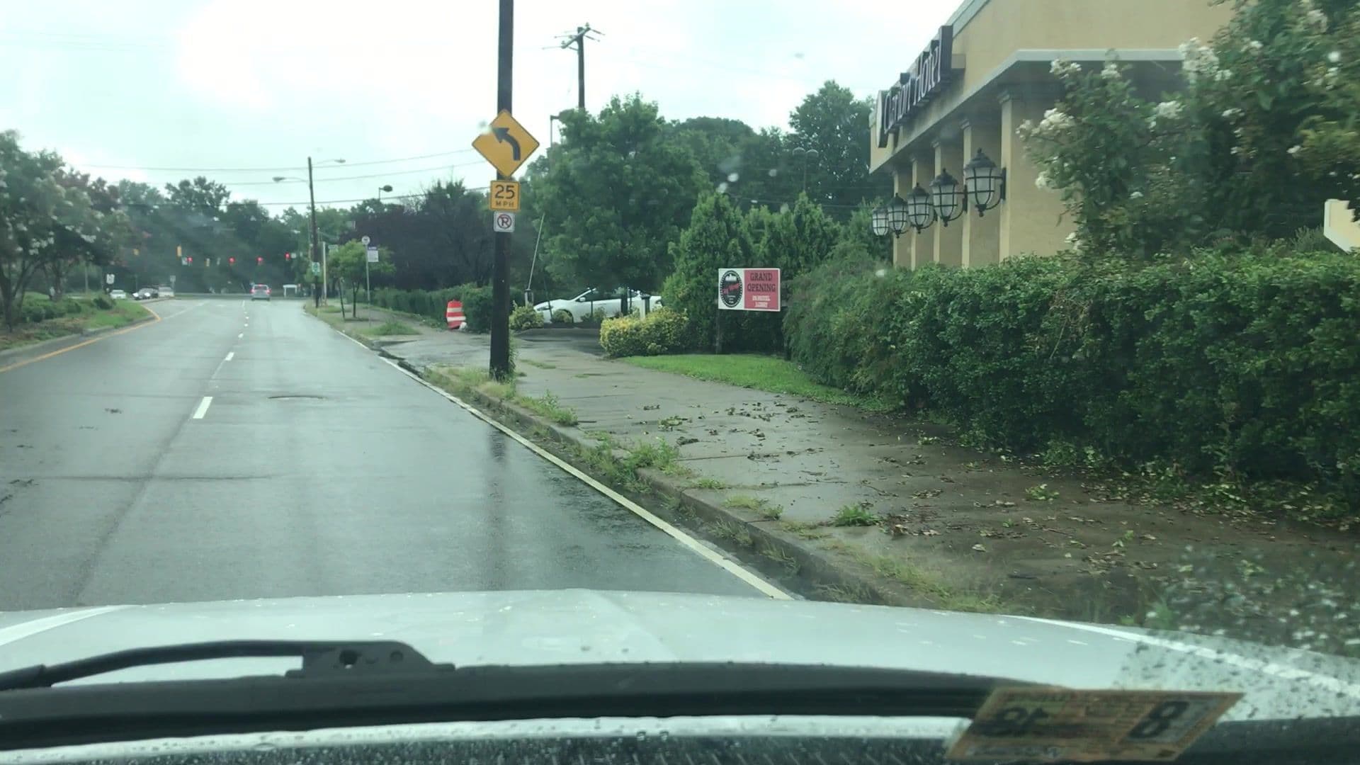 Street view near Quality Inn, Richmond — © lvl5 (CC BY-SA · Mapillary)