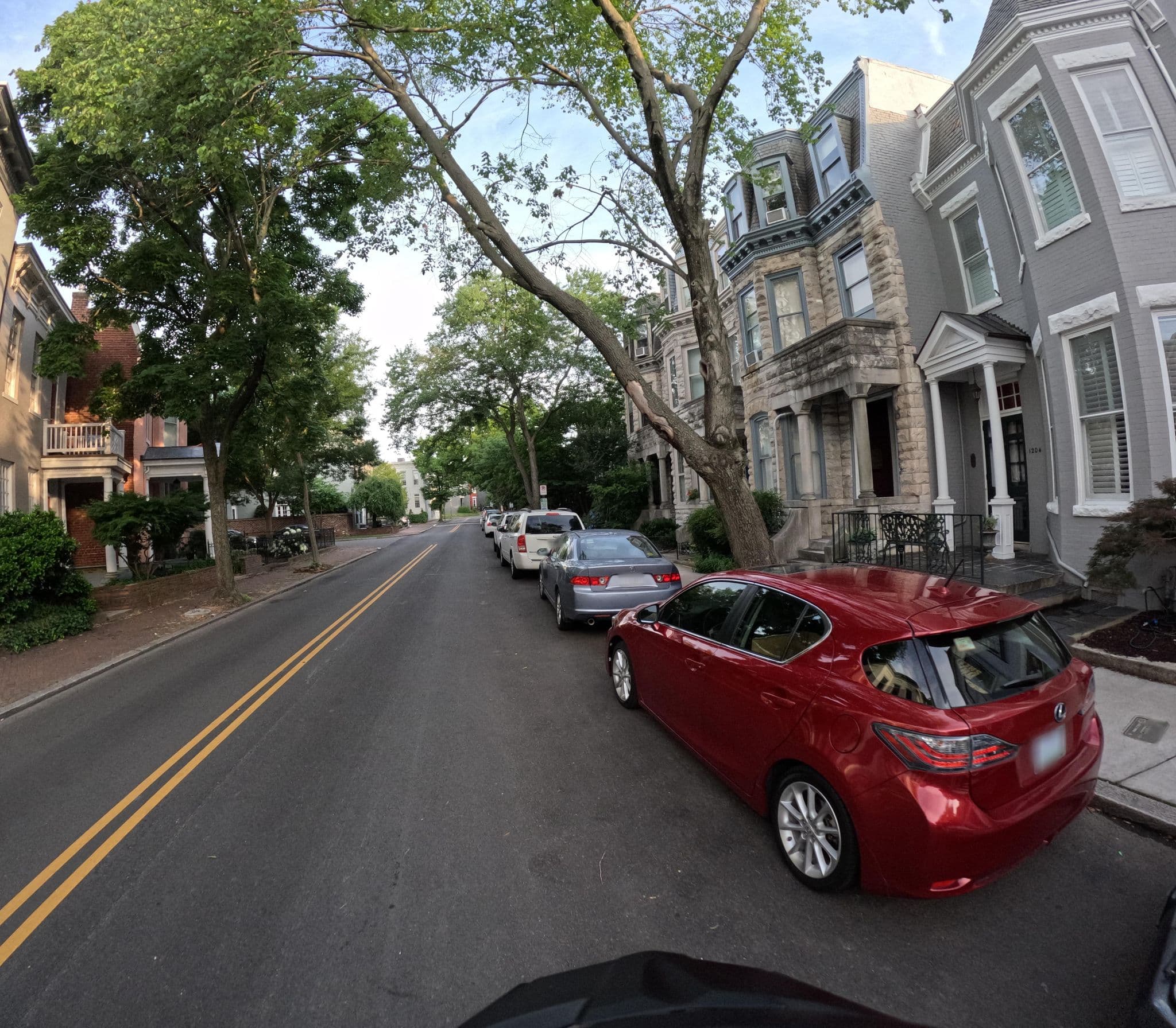 Street view near Doubketree Lobby, Richmond — © yo_scottie_oh (CC BY-SA · Mapillary)