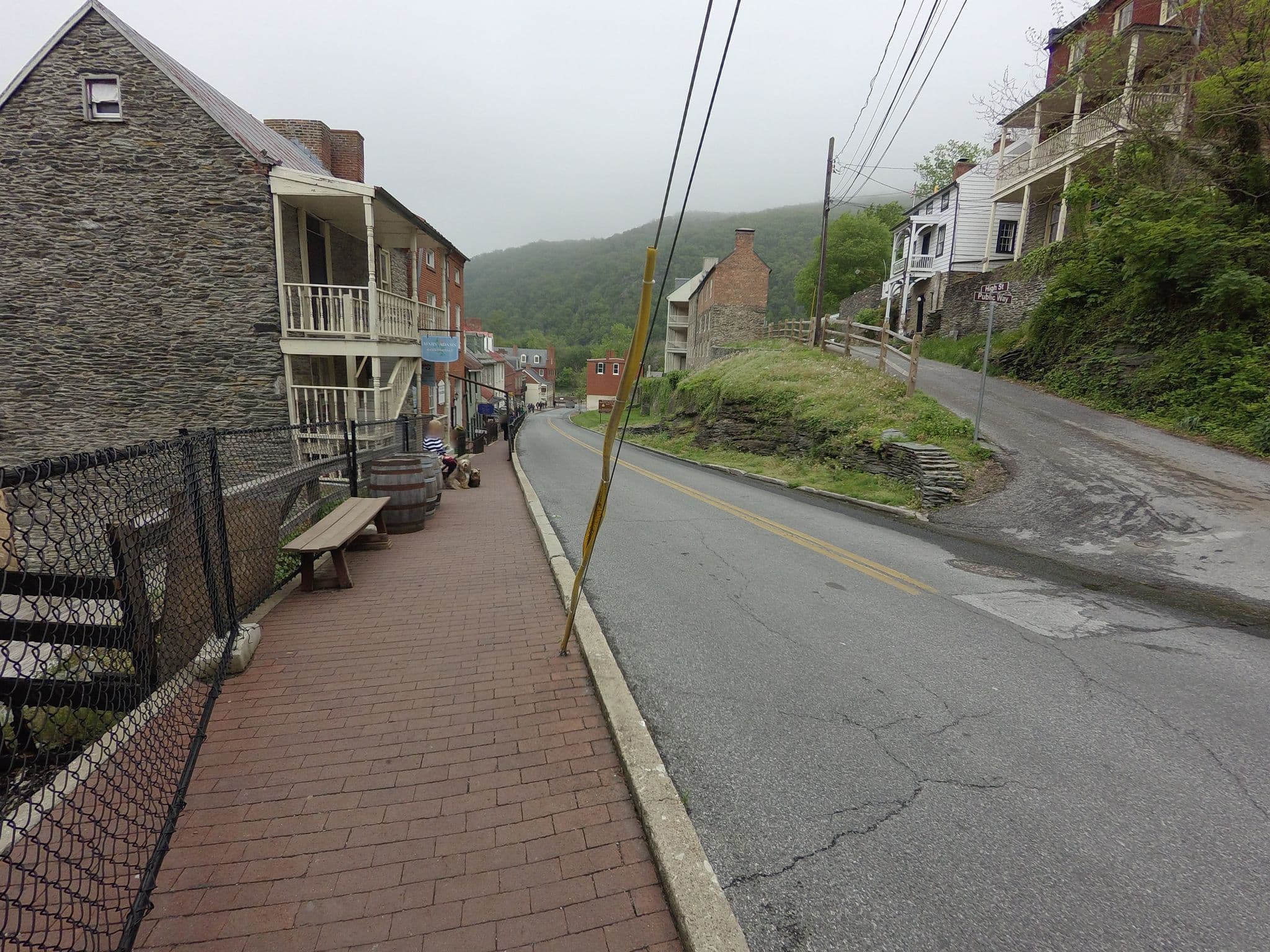 Street view near Mountainside Lodge, Lovettsville — © talllguy (CC BY-SA · Mapillary)