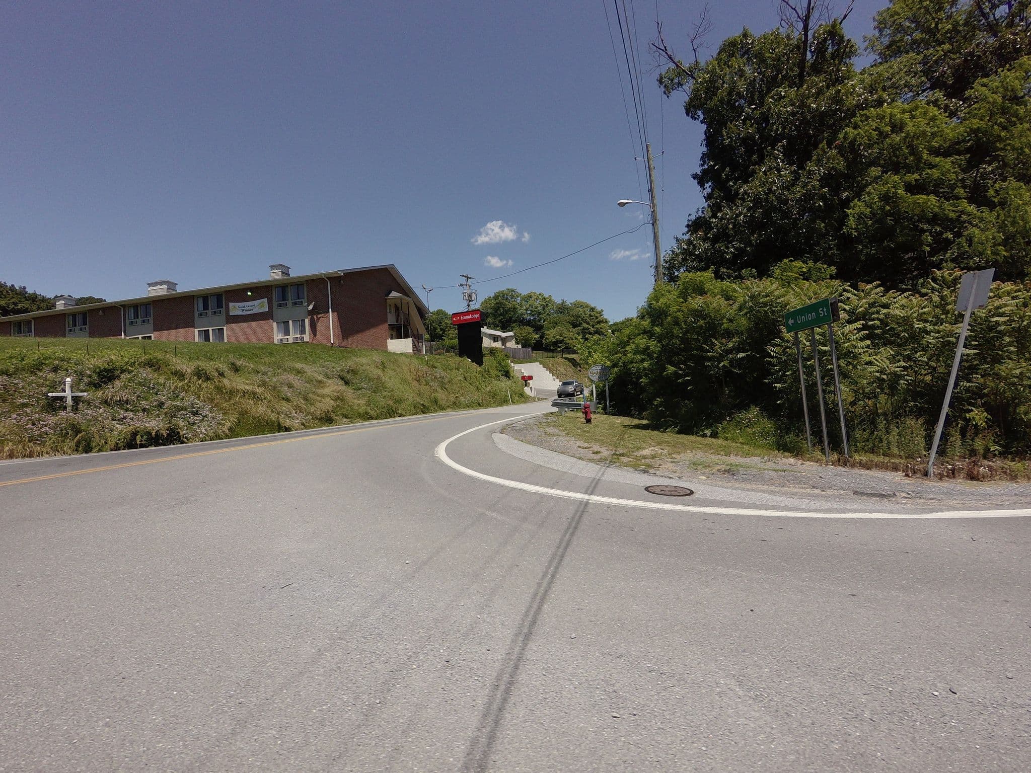 Street view near Comfort Inn, Ranson — © talllguy (CC BY-SA · Mapillary)