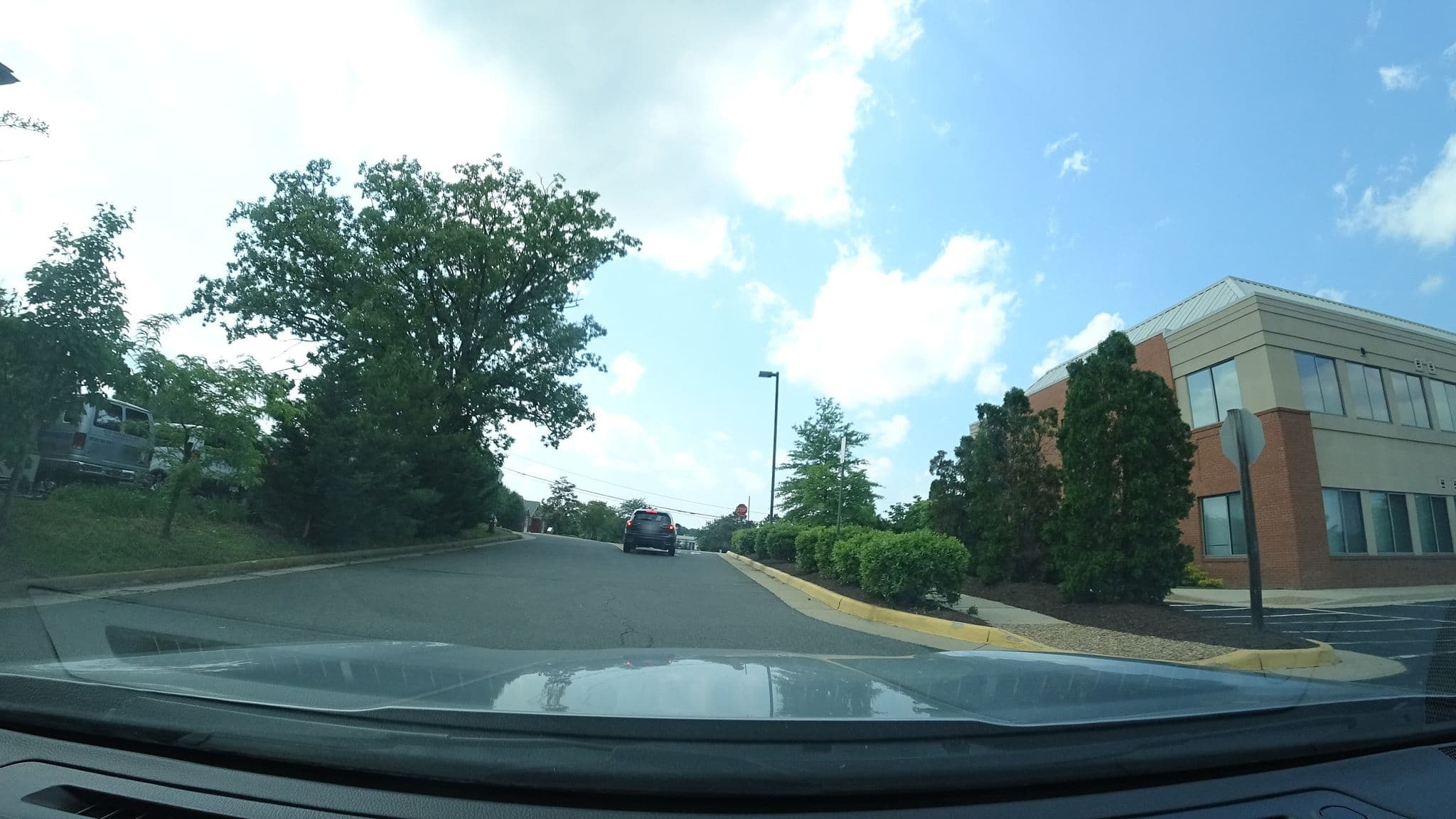 Street view near Jai Herndon Hotel, Herndon — © giblet (CC BY-SA · Mapillary)
