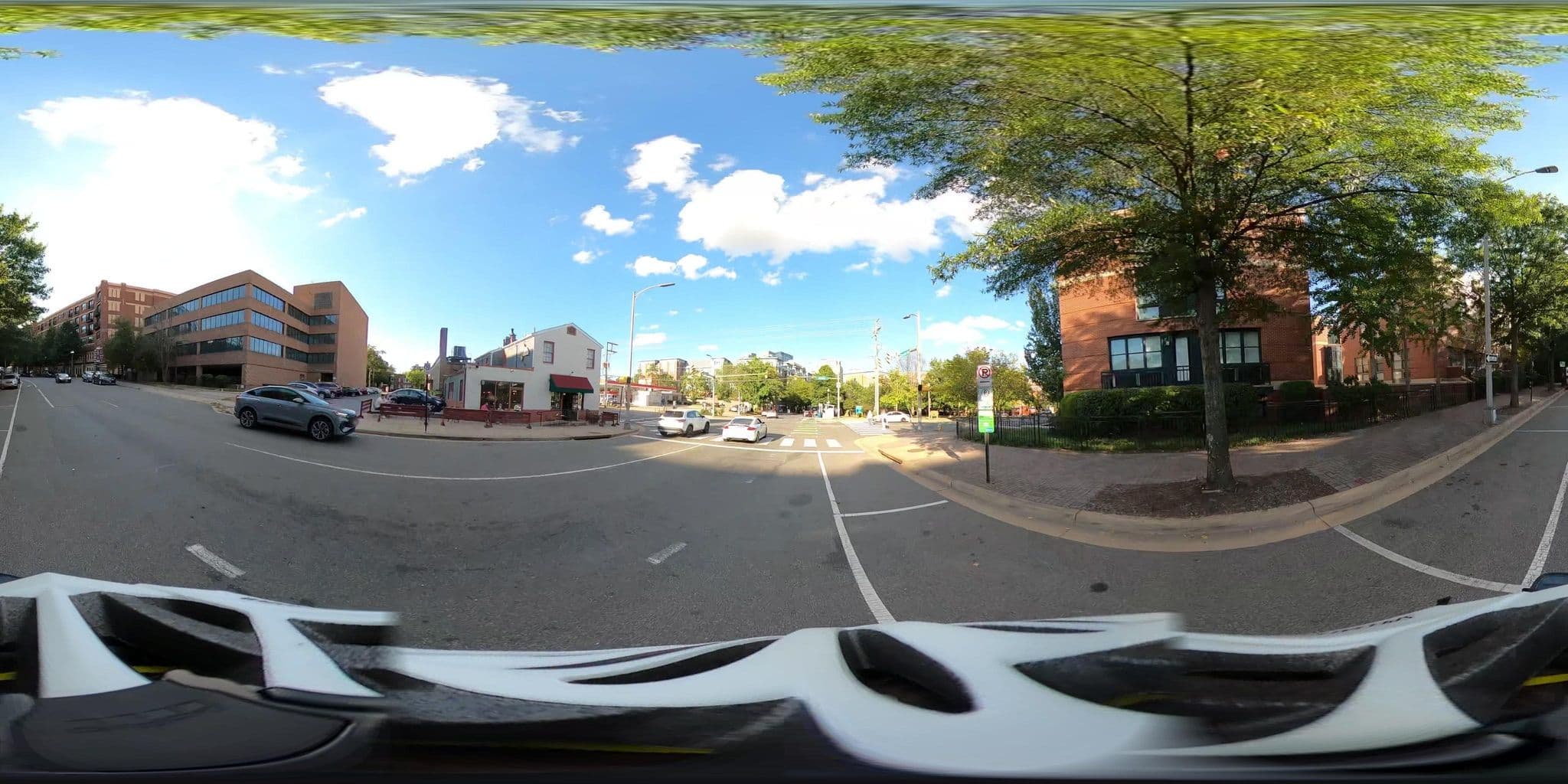 Street view near Bender's First Floor Camode, Rosslyn — © holdenmt11 (CC BY-SA · Mapillary)