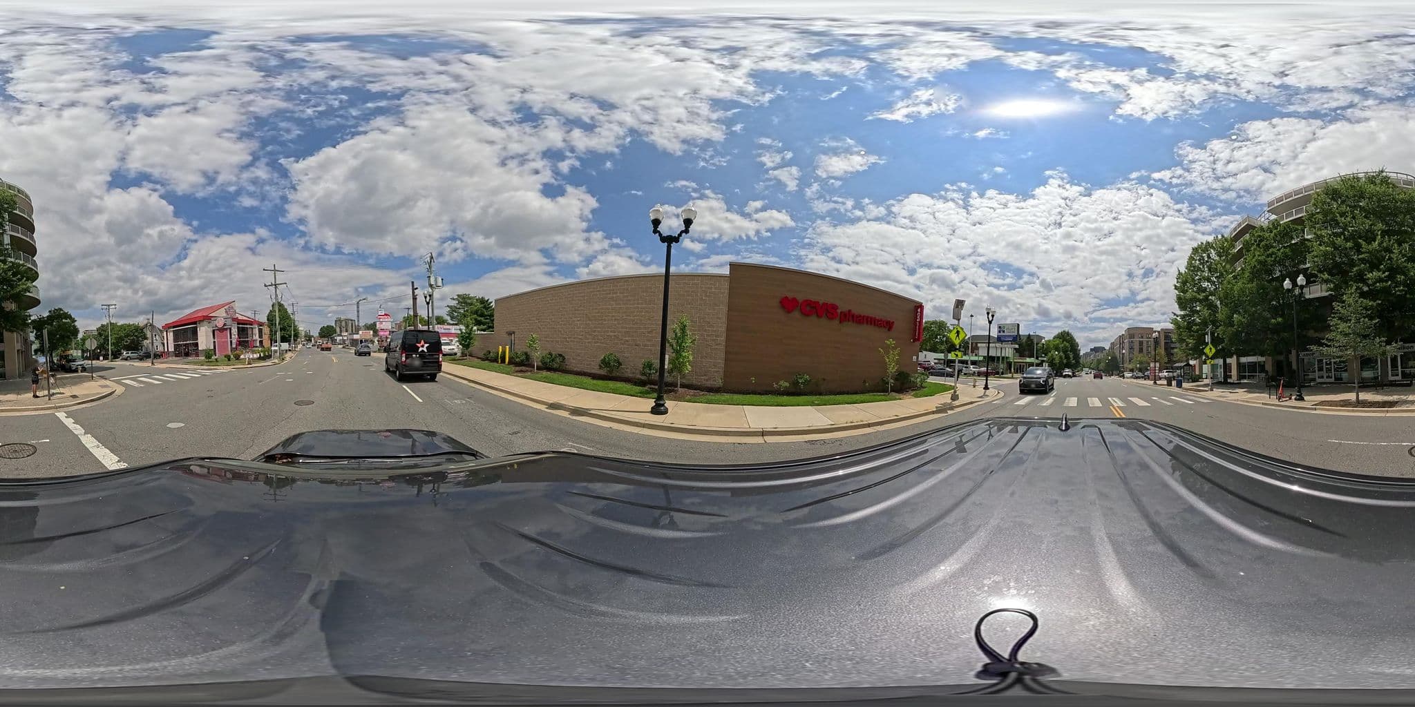 Street view near The Highlander Motor Inn, Rosslyn — © apmwa (CC BY-SA · Mapillary)