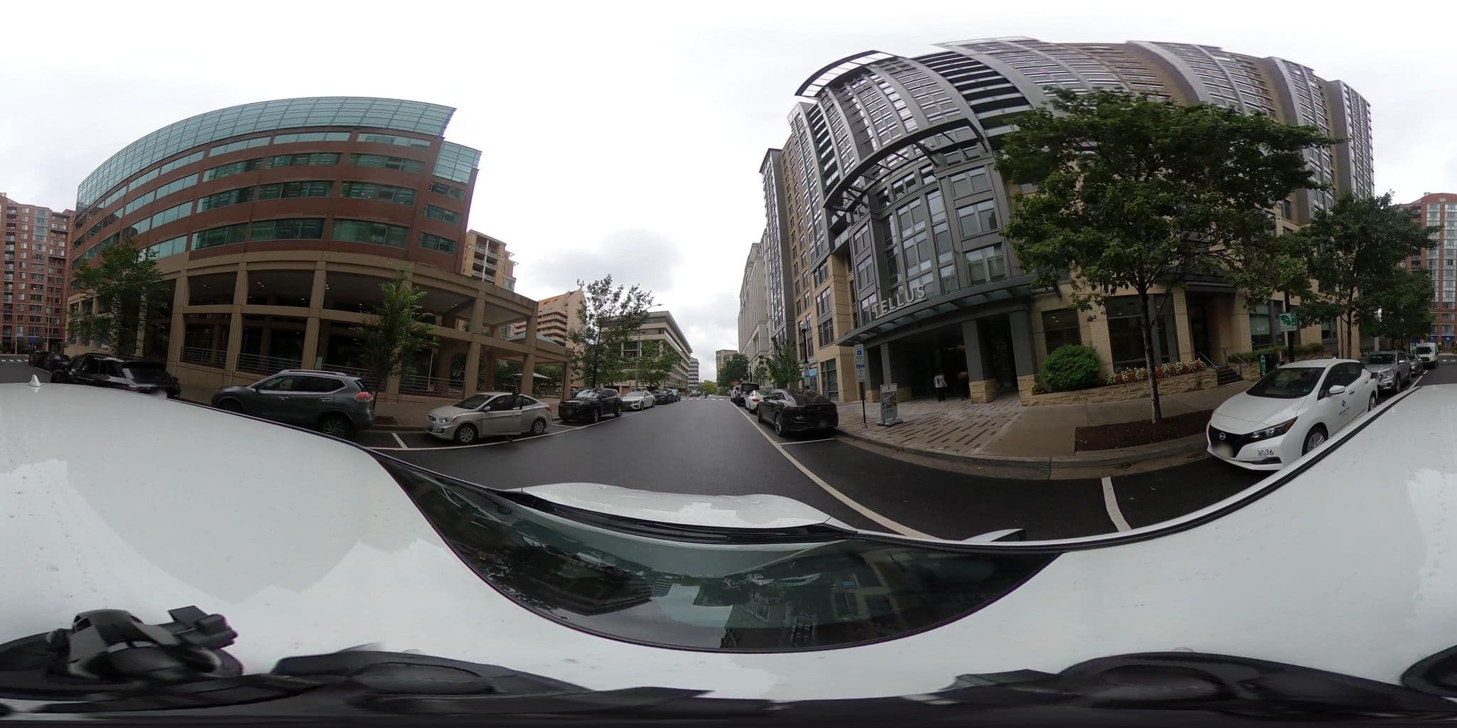 Street view near Executive Apartments at the Tellus, Rosslyn — © holdenmt11 (CC BY-SA · Mapillary)