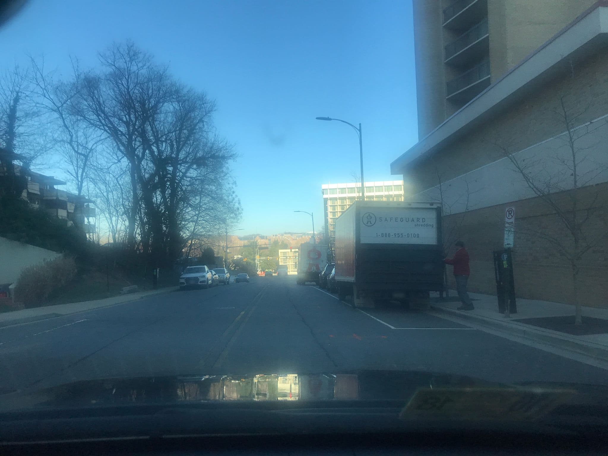 Street view near Holiday Inn Rosslyn @ Key Bridge, Rosslyn — © troyweaver3 (CC BY-SA · Mapillary)