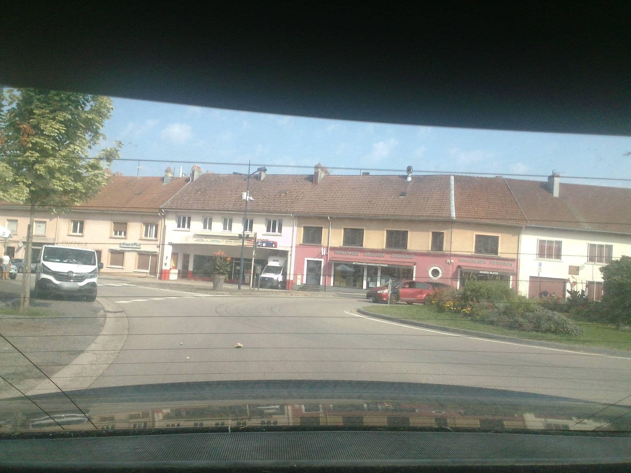Street view near Le Commerce d'Ophélie, Corcieux — © HugoC01 (CC BY-SA · Mapillary)