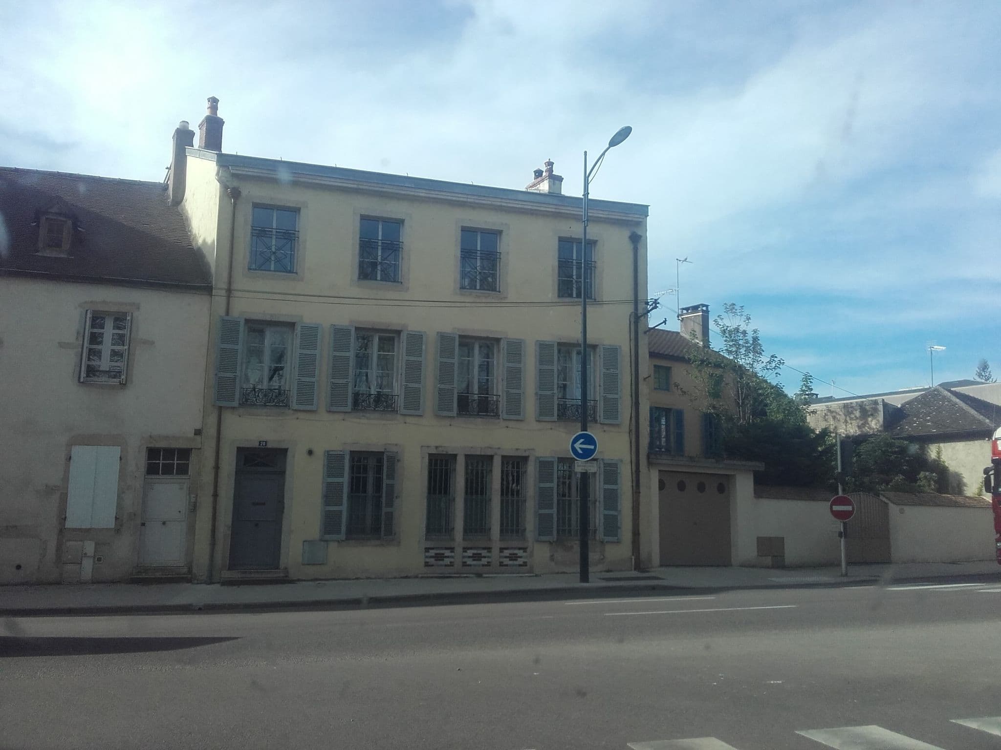 Street view near Hôtel Le Foch, Beaune — © alexcorioze (CC BY-SA · Mapillary)