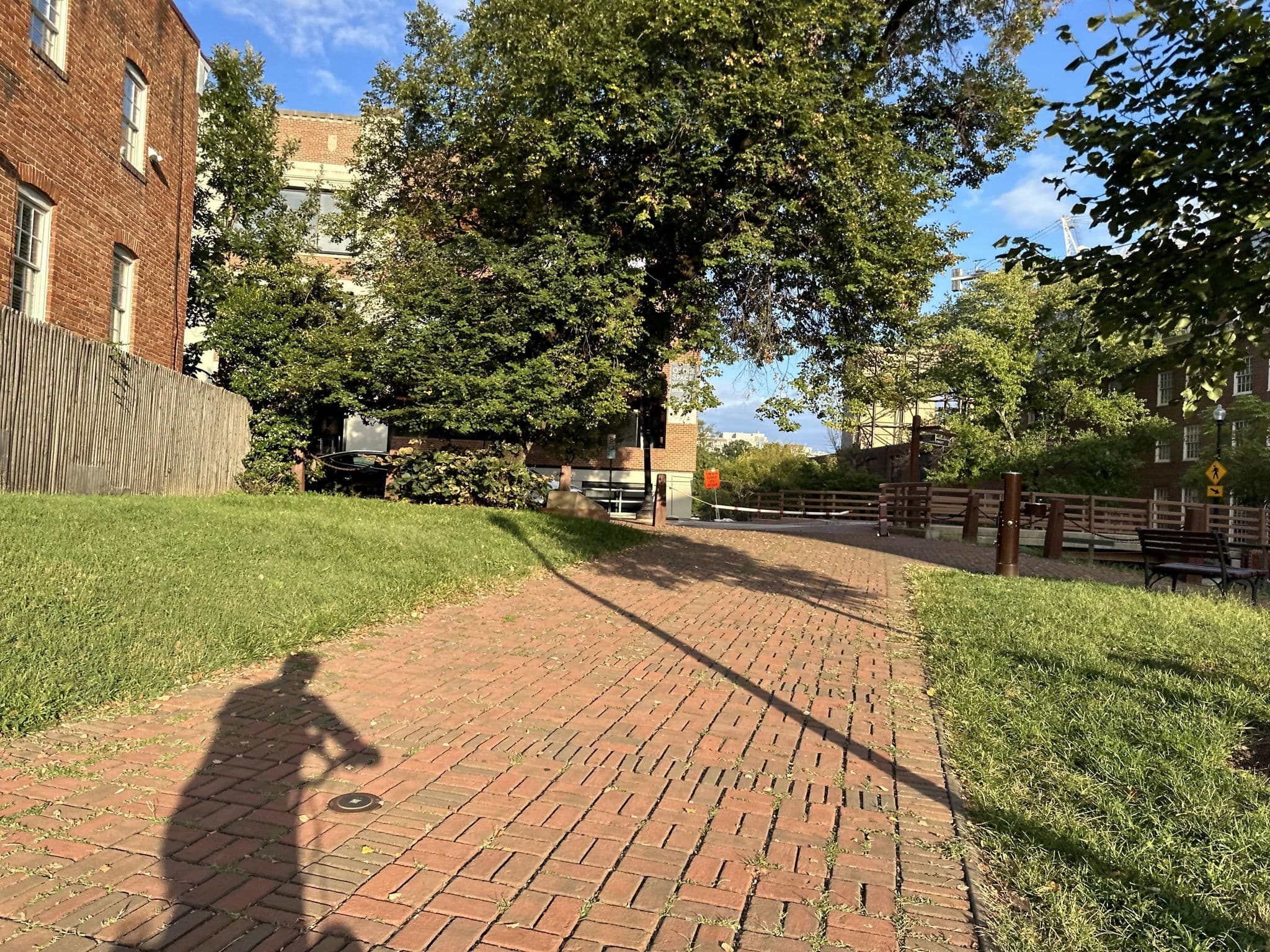 Street view near Sonder, Foggy Bottom — © NickMole (CC BY-SA · Mapillary)