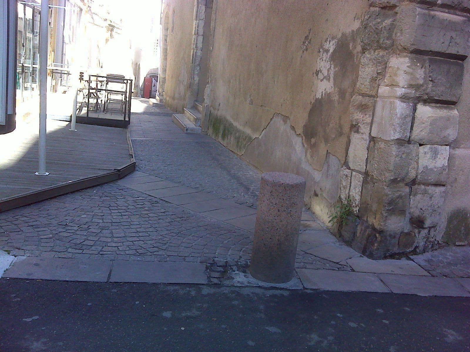 Street view near Hôtel du Musée, Arles — © bernardvoyageur (CC BY-SA · Mapillary)