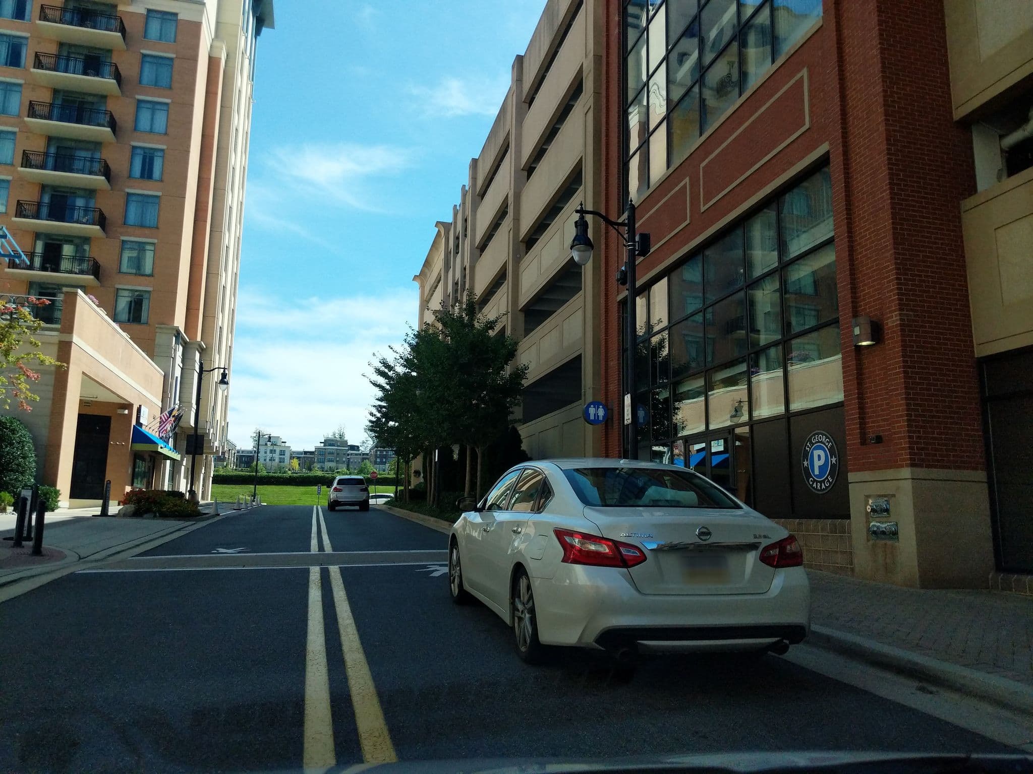Street view near Wyndham Pool, National Harbor — © atze02 (CC BY-SA · Mapillary)