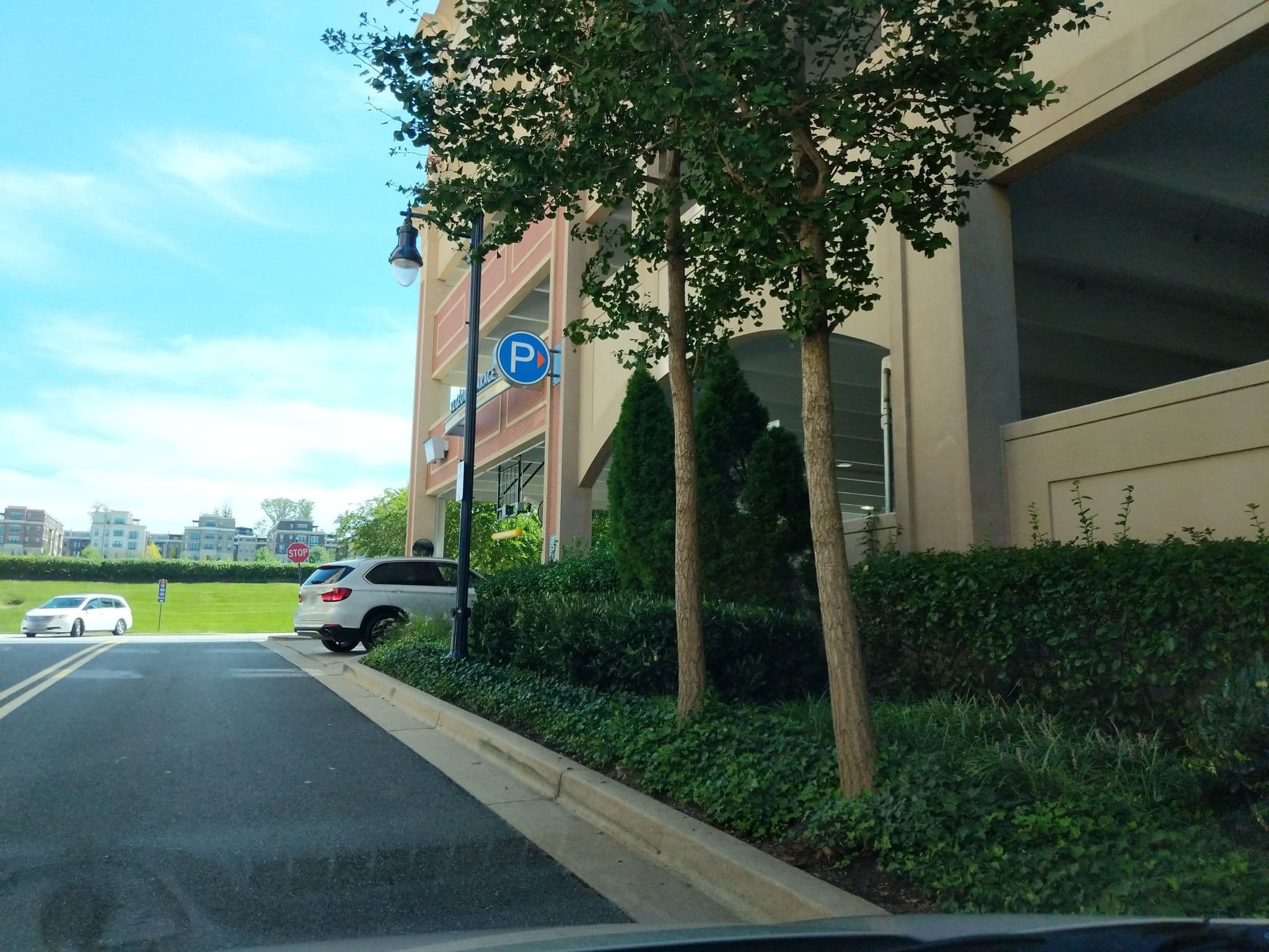 Street view near Wyndham Hot Tub, National Harbor — © atze02 (CC BY-SA · Mapillary)