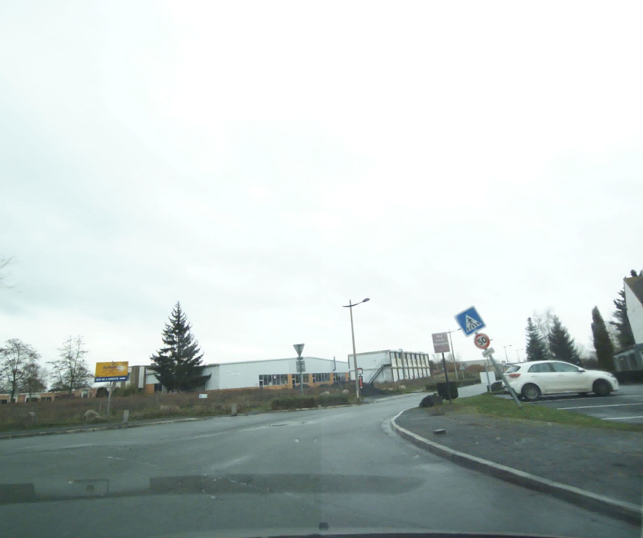 Street view near Kyriad Valenciennes Sud, Prouvy — © sogefi (CC BY-SA · Mapillary)