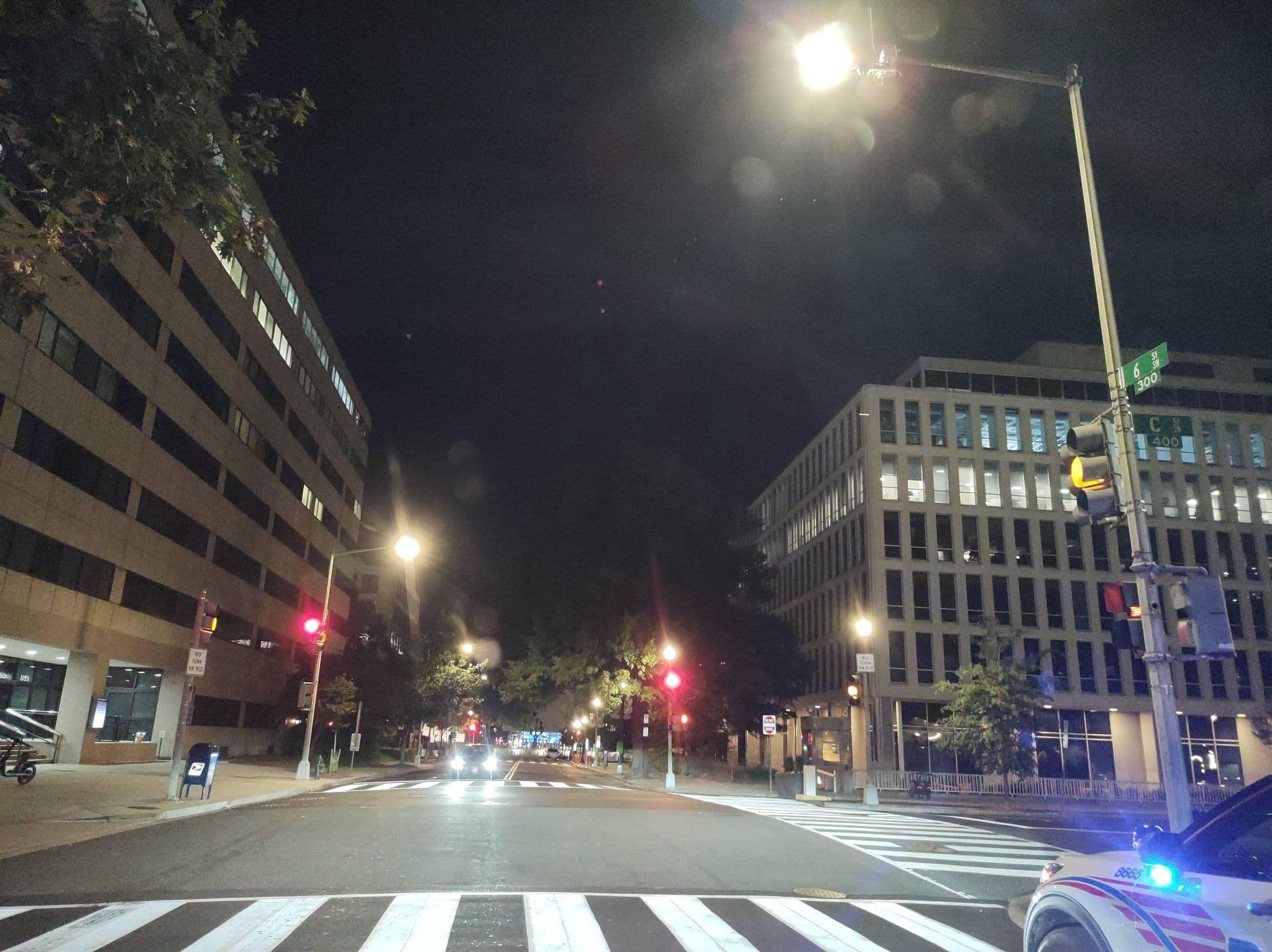 Street view near Holiday Inn Capitol Pool, Southwest Waterfront — © thetornado76 (CC BY-SA · Mapillary)