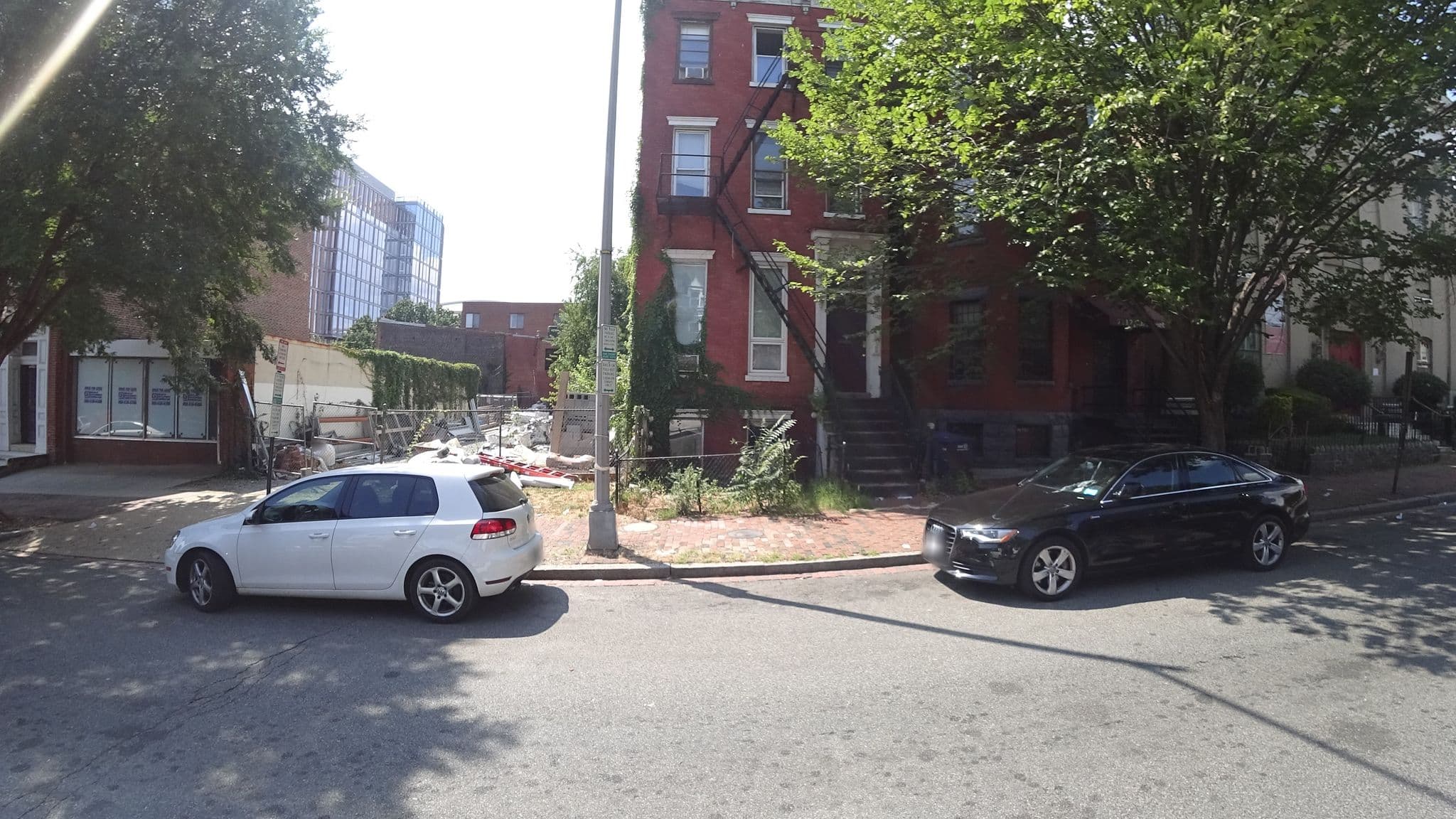 Street view near International House, Mount Vernon Triangle — © danbjoseph (CC BY-SA · Mapillary)