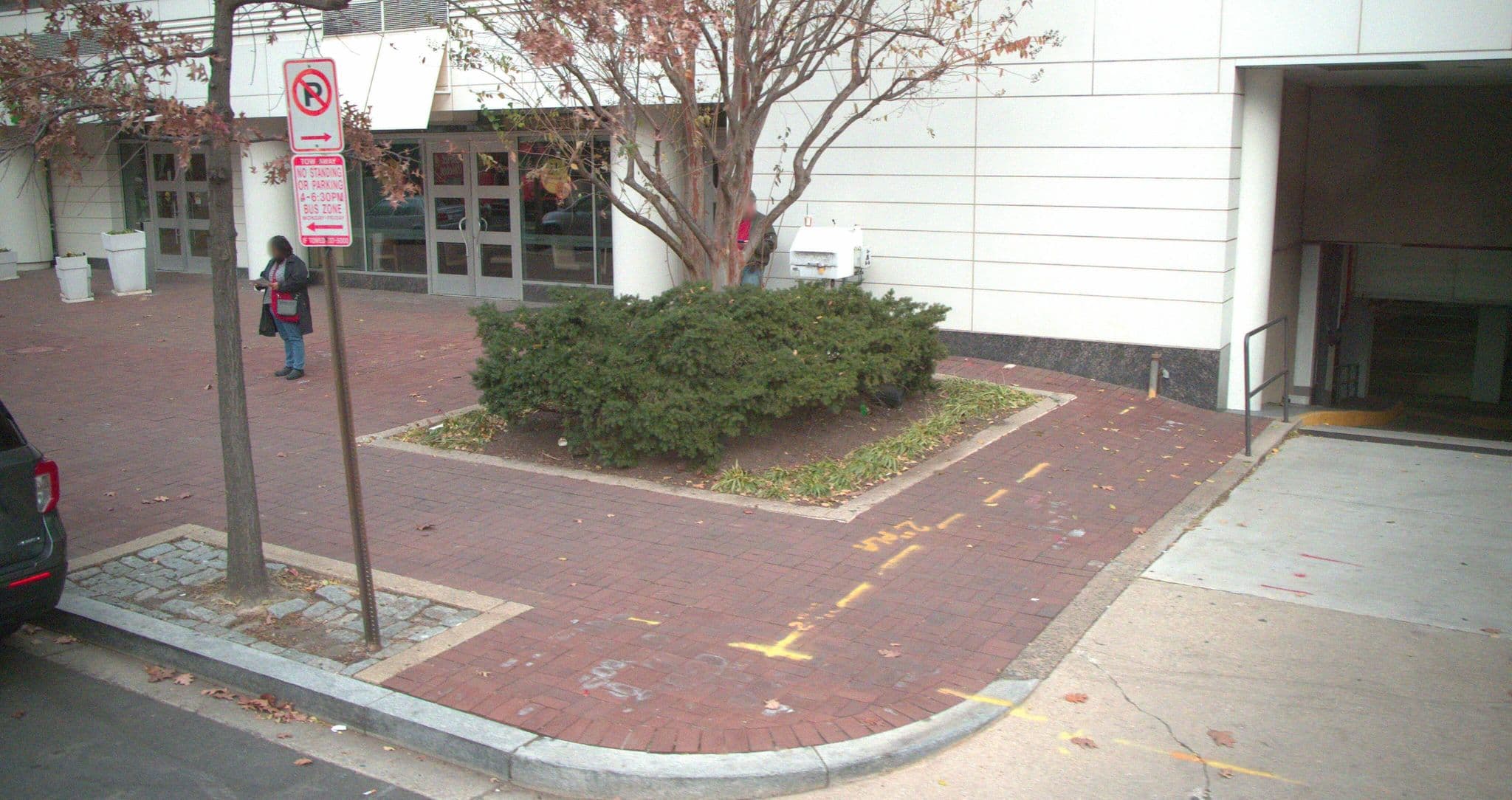 Street view near Jeremy Huvard, Southwest Waterfront — © dcpsi (CC BY-SA · Mapillary)