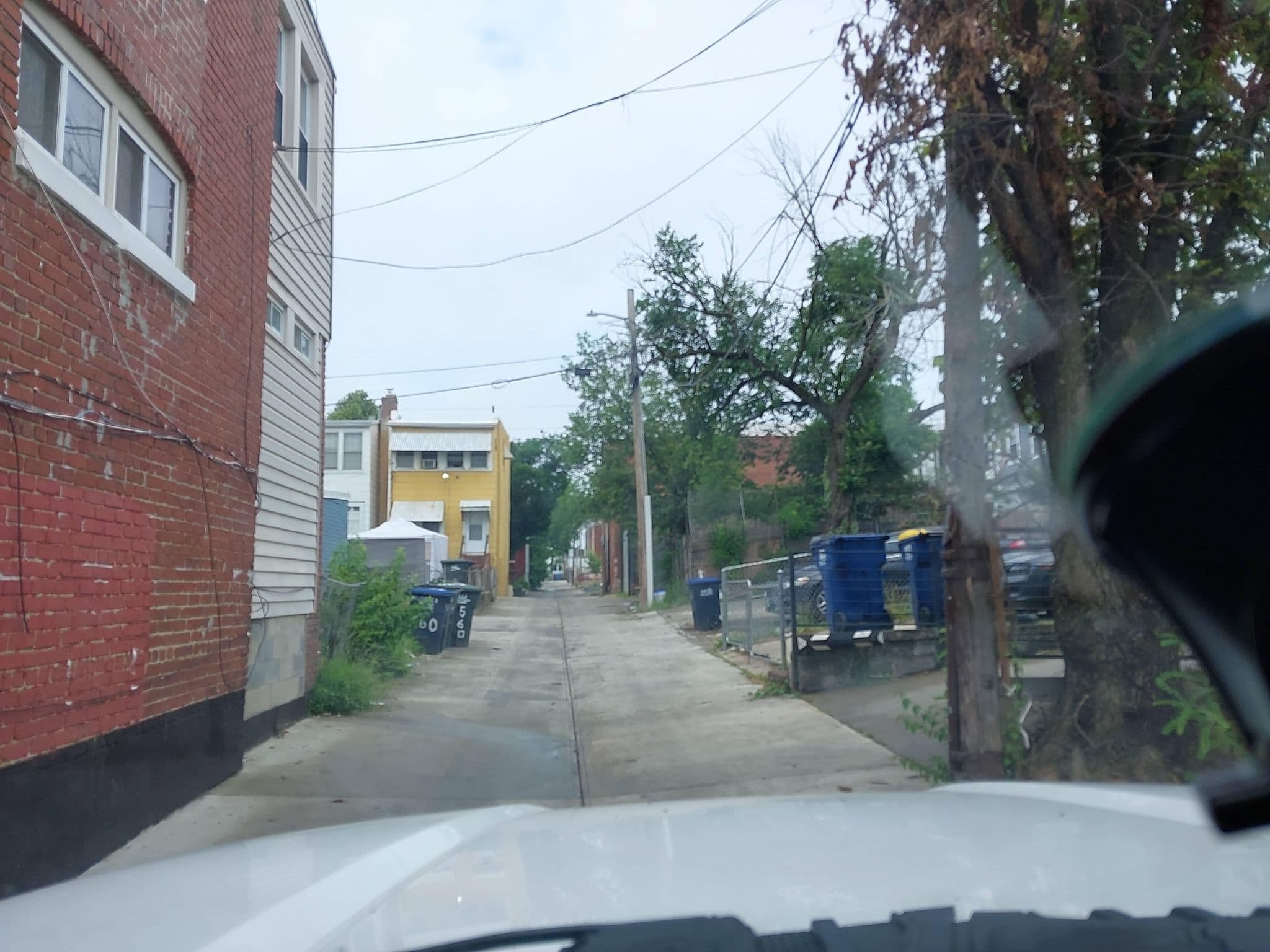 Street view near Hostel Capitol City, Ivy City — © amobley (CC BY-SA · Mapillary)