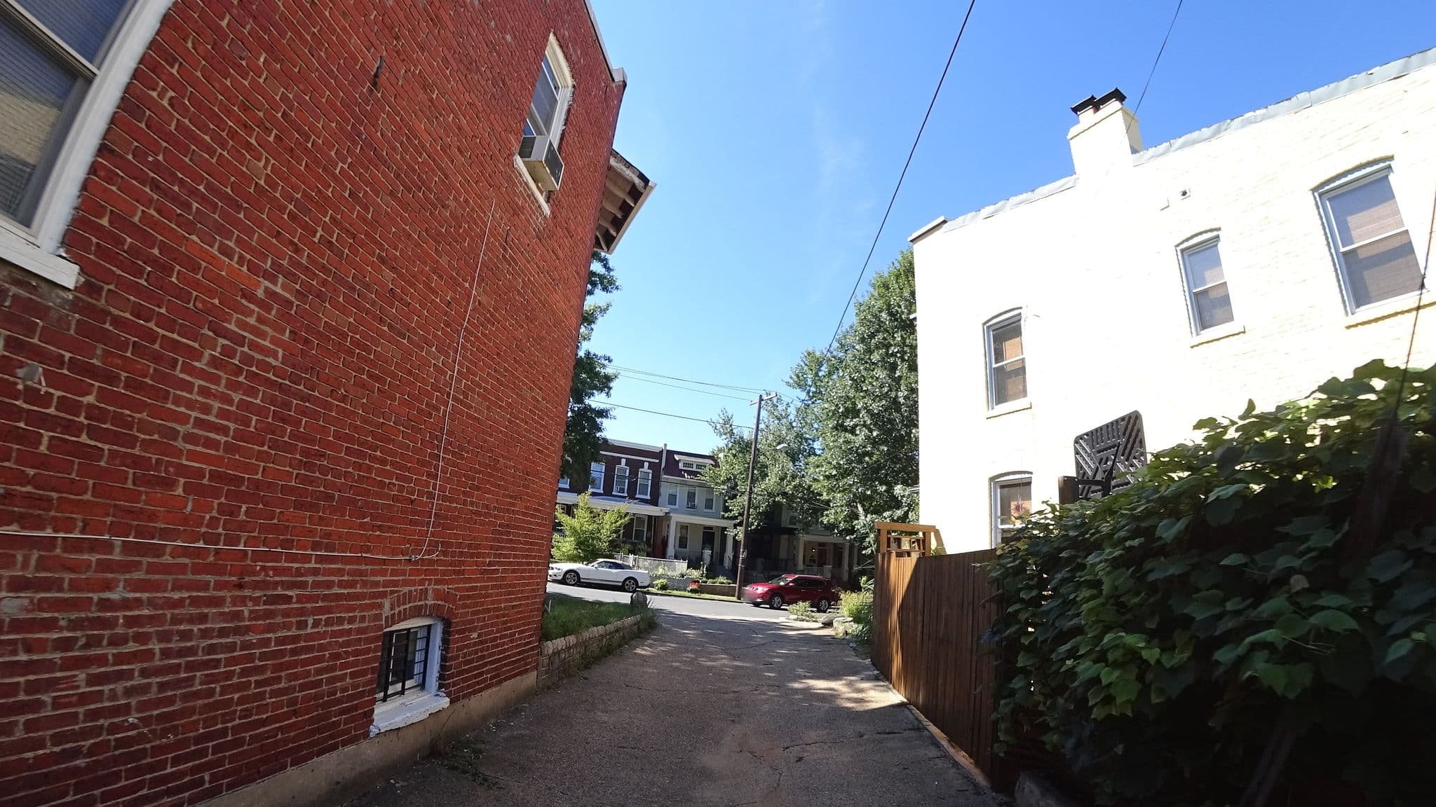 Street view near In His Arms <3, Central 14th Street / Spring Road — © danbjoseph (CC BY-SA · Mapillary)