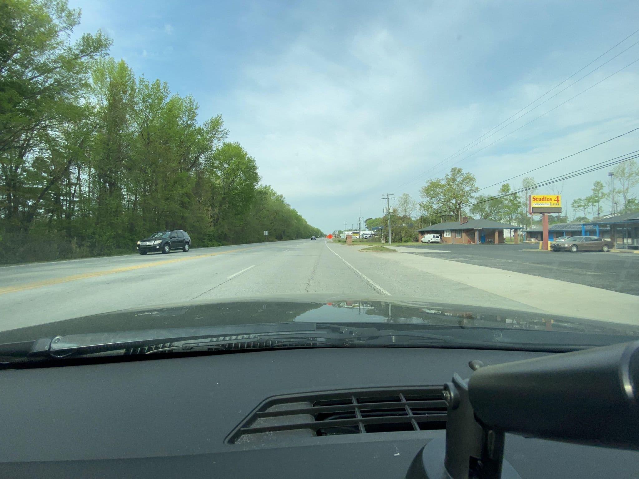 Street view near Joyner's Motel, Suffolk — © TSWindustries (CC BY-SA · Mapillary)
