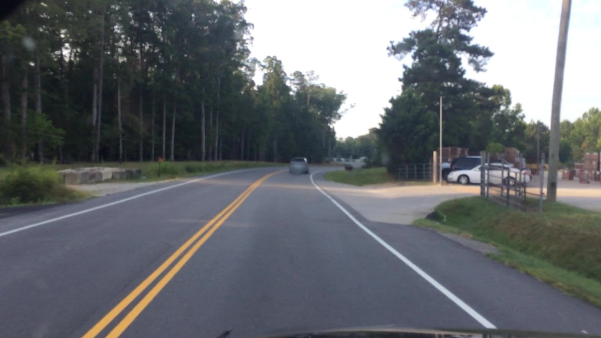Street view near Family Inn, Gloucester Courthouse — © lvl5 (CC BY-SA · Mapillary)